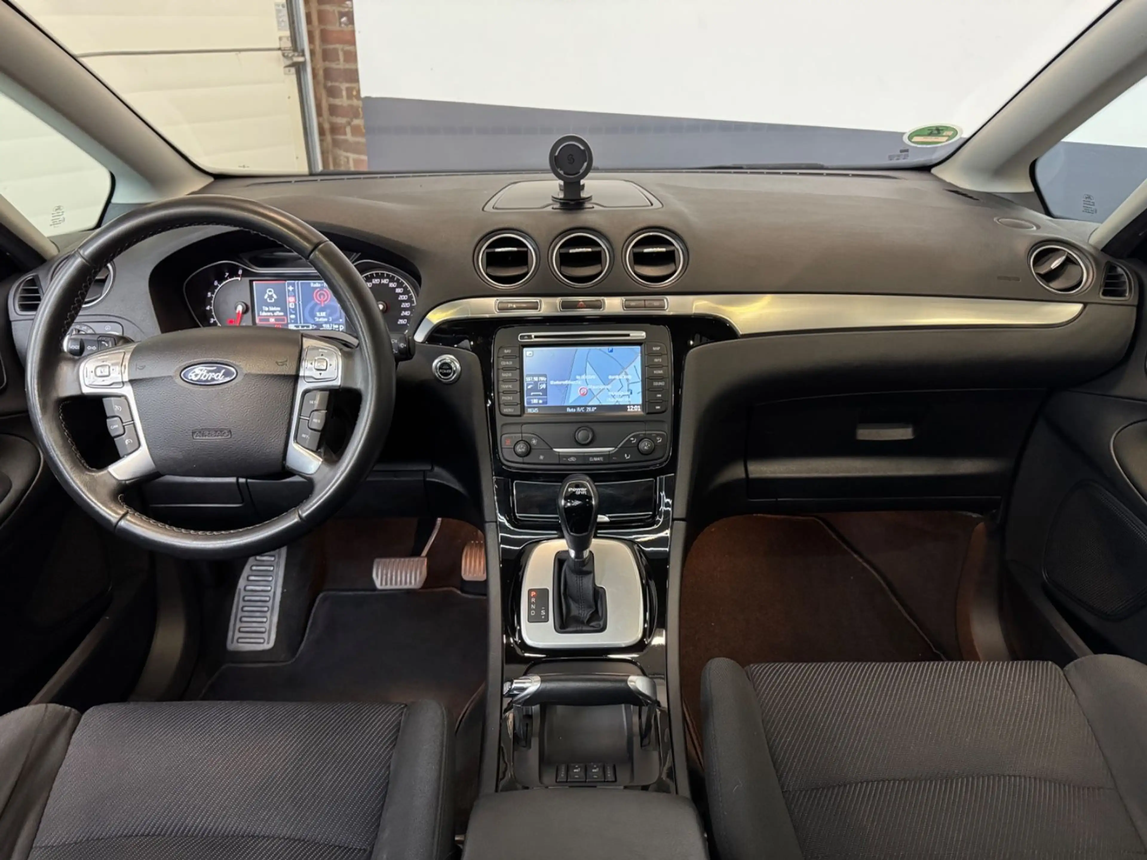 Ford S-Max S-MAX Titanium/Aut./7-Sitzer/Xenon/Nav./Pano — photo 6