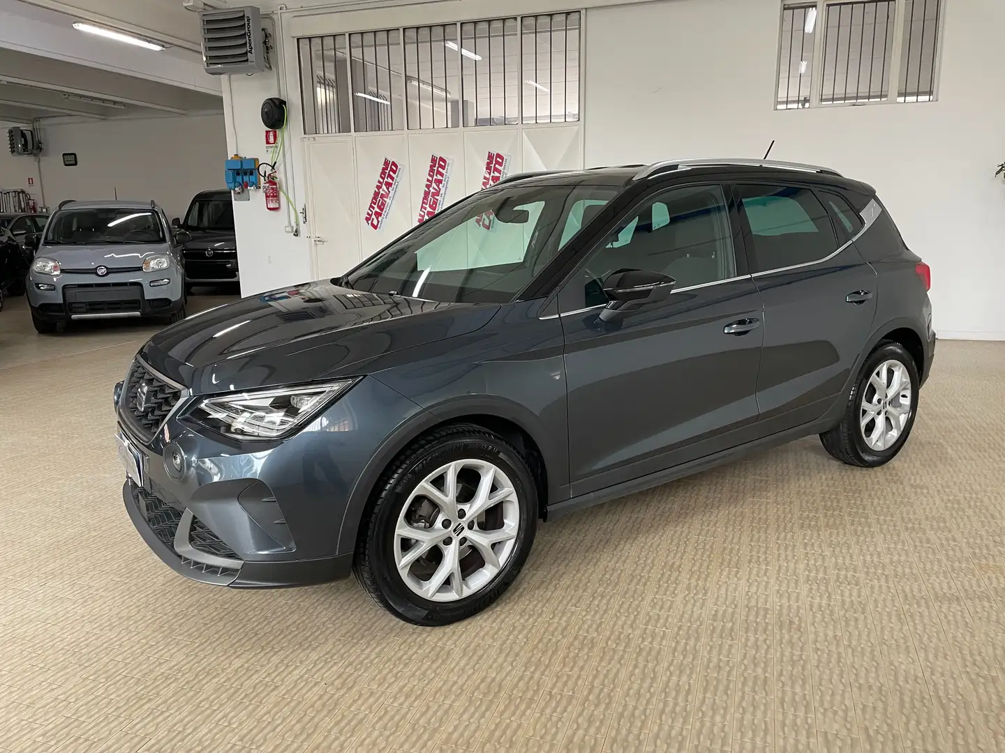 SEAT Arona 1.0 ecotsi FR 95cv Grigio - 1