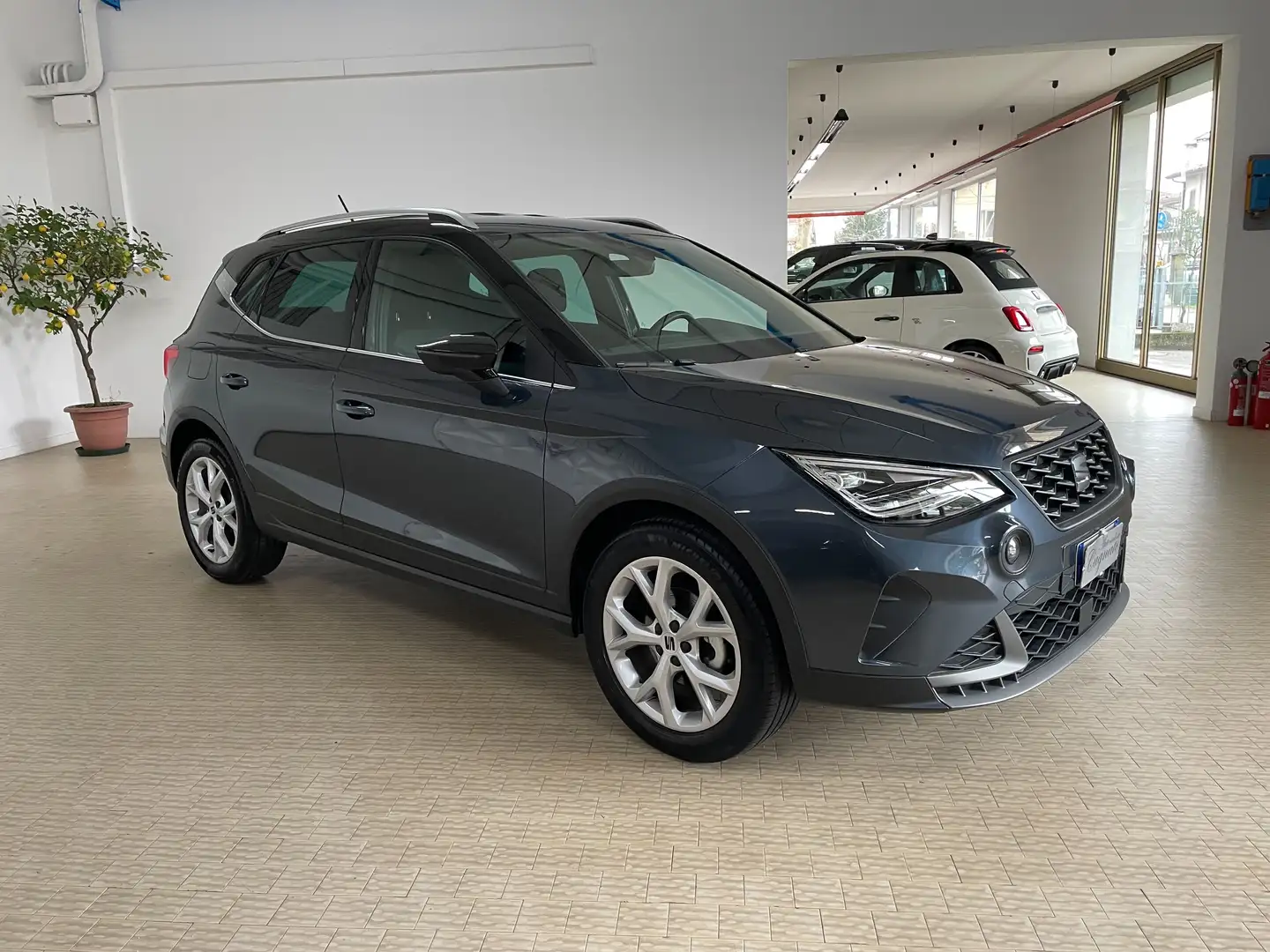 SEAT Arona 1.0 ecotsi FR 95cv Grigio - 2