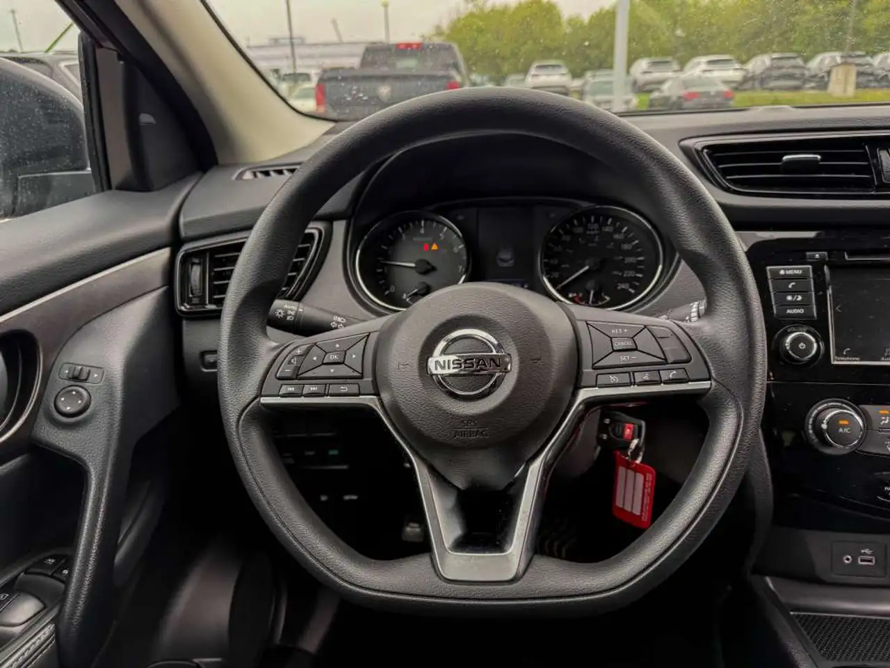 Nissan Qashqai снимка Nissan Qashqai