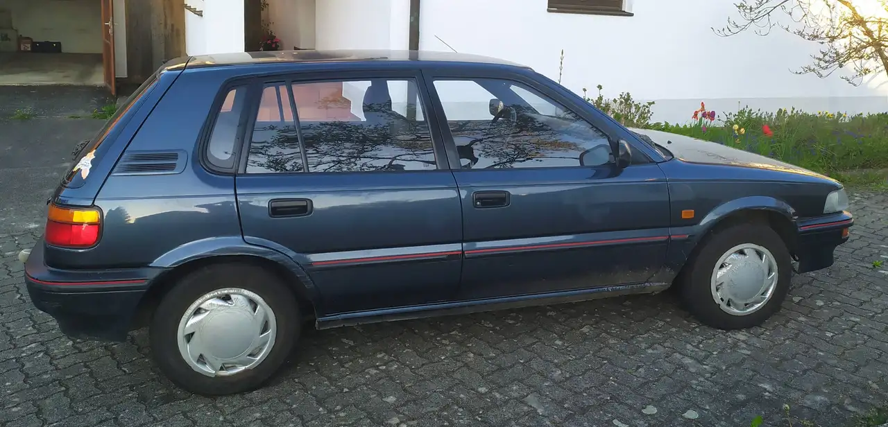 Toyota Corolla 1.3 XLi, foto 2