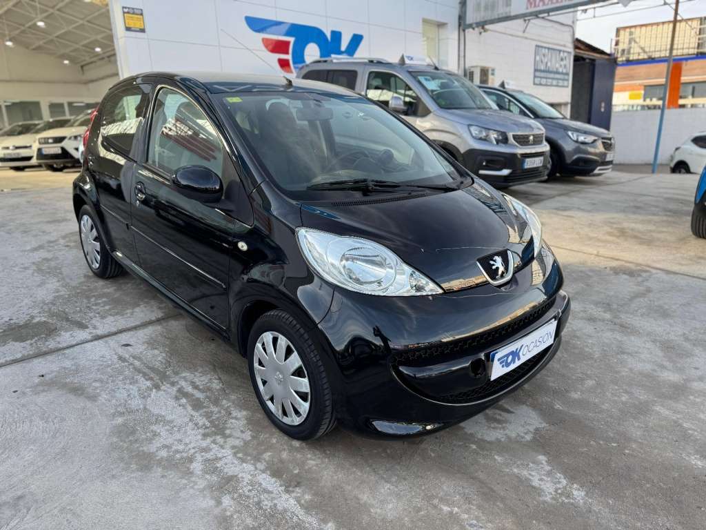 Peugeot 107 1.0i Basic - foto 1