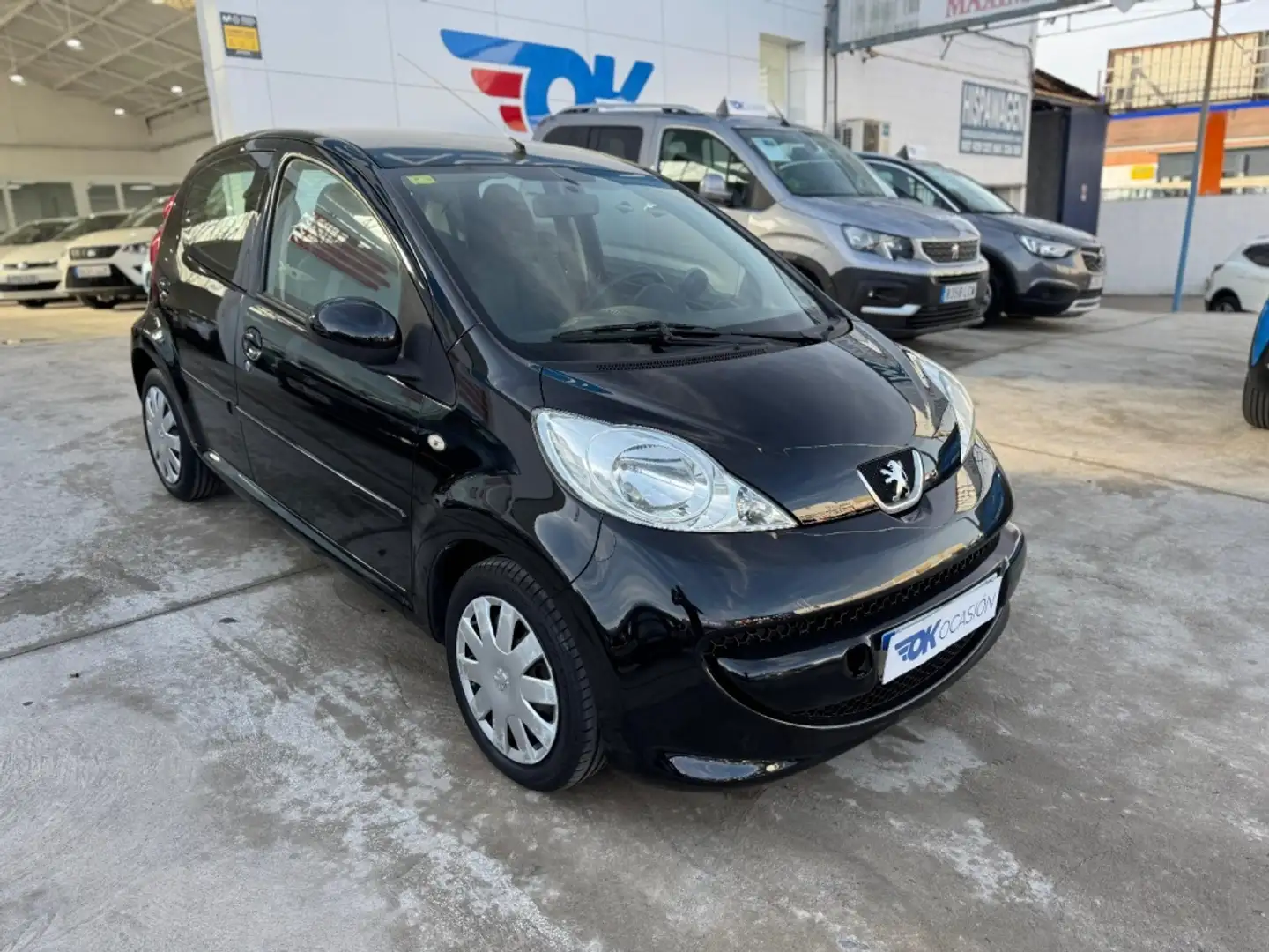 Peugeot 107 1.0i Basic - 1
