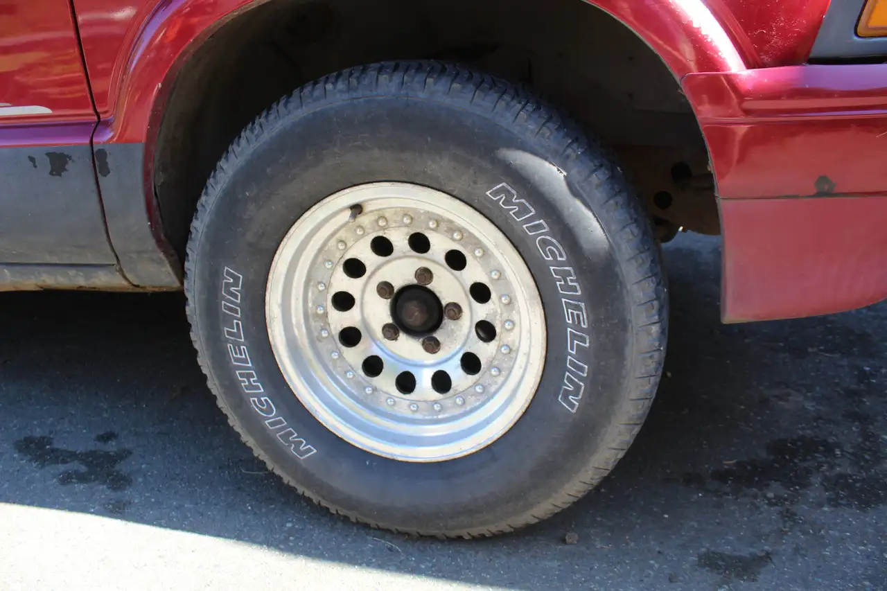 GMC Sonoma снимка GMC Sonoma