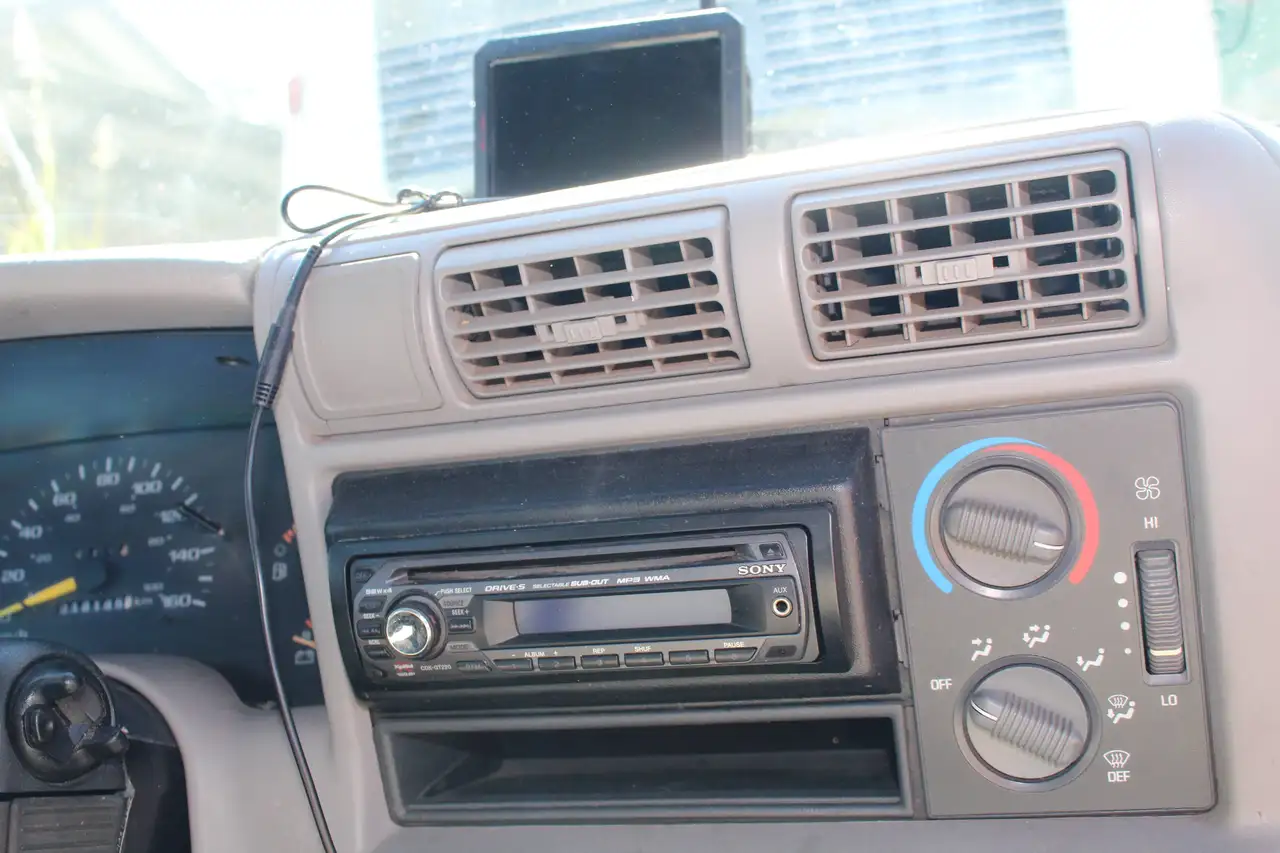 GMC Sonoma снимка GMC Sonoma