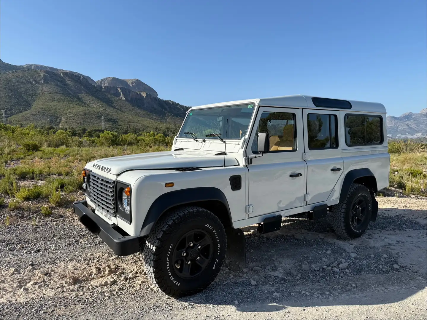 Land Rover Defender Defender 110 Station Wagon SE Wit - 2
