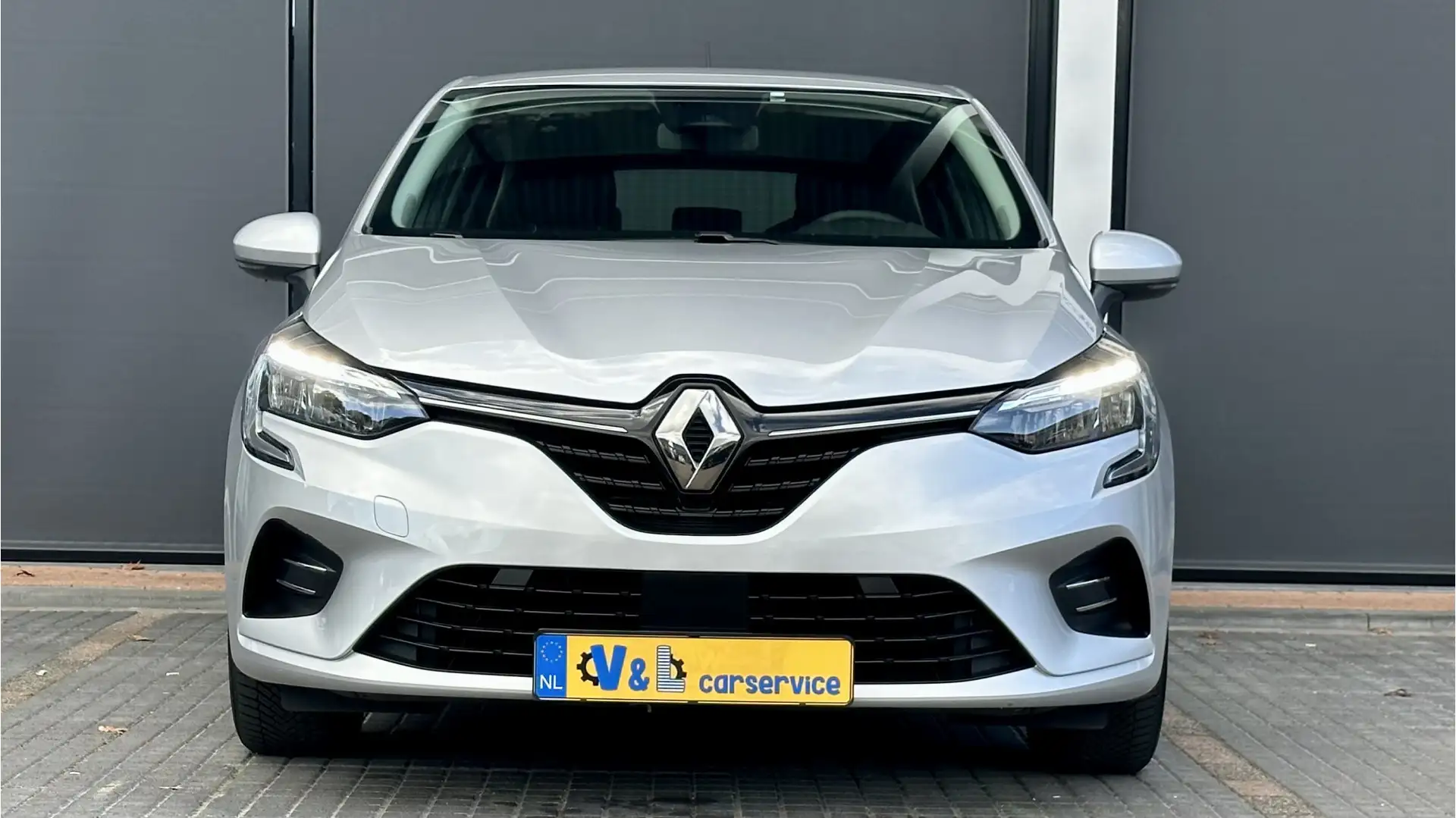 Renault Clio 1.6 E-Tech Hybrid 140 Zen / Clima / Carplay / PDC Grigio - 2