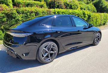 Design 82,5 kWh  WLTP 570 km  313 PS