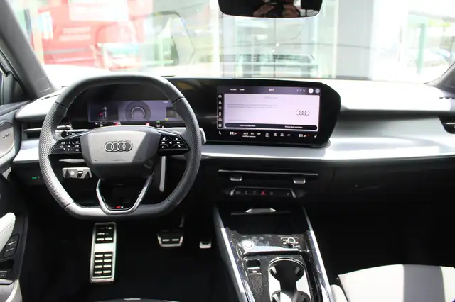 Audi Q3 TFSI quattro 150 kW intense Ansicht 17