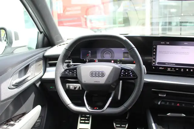 Audi Q3 TFSI quattro 150 kW intense Ansicht 18