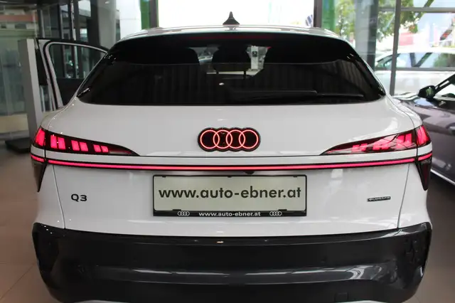 Audi Q3 TFSI quattro 150 kW intense Ansicht 6