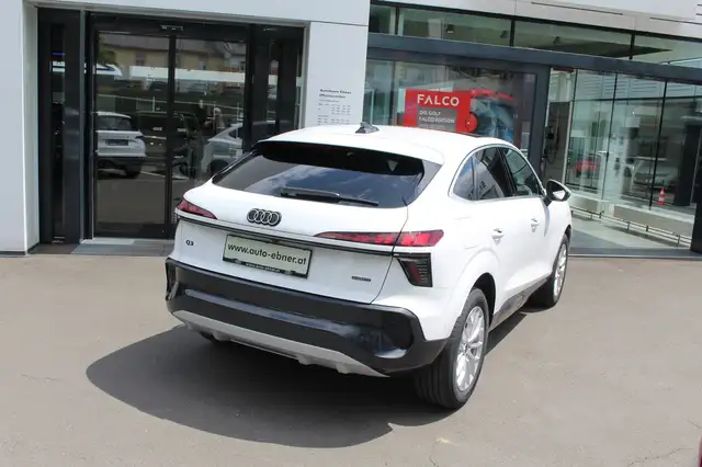 Audi Q3 TFSI quattro 150 kW intense Ansicht 4