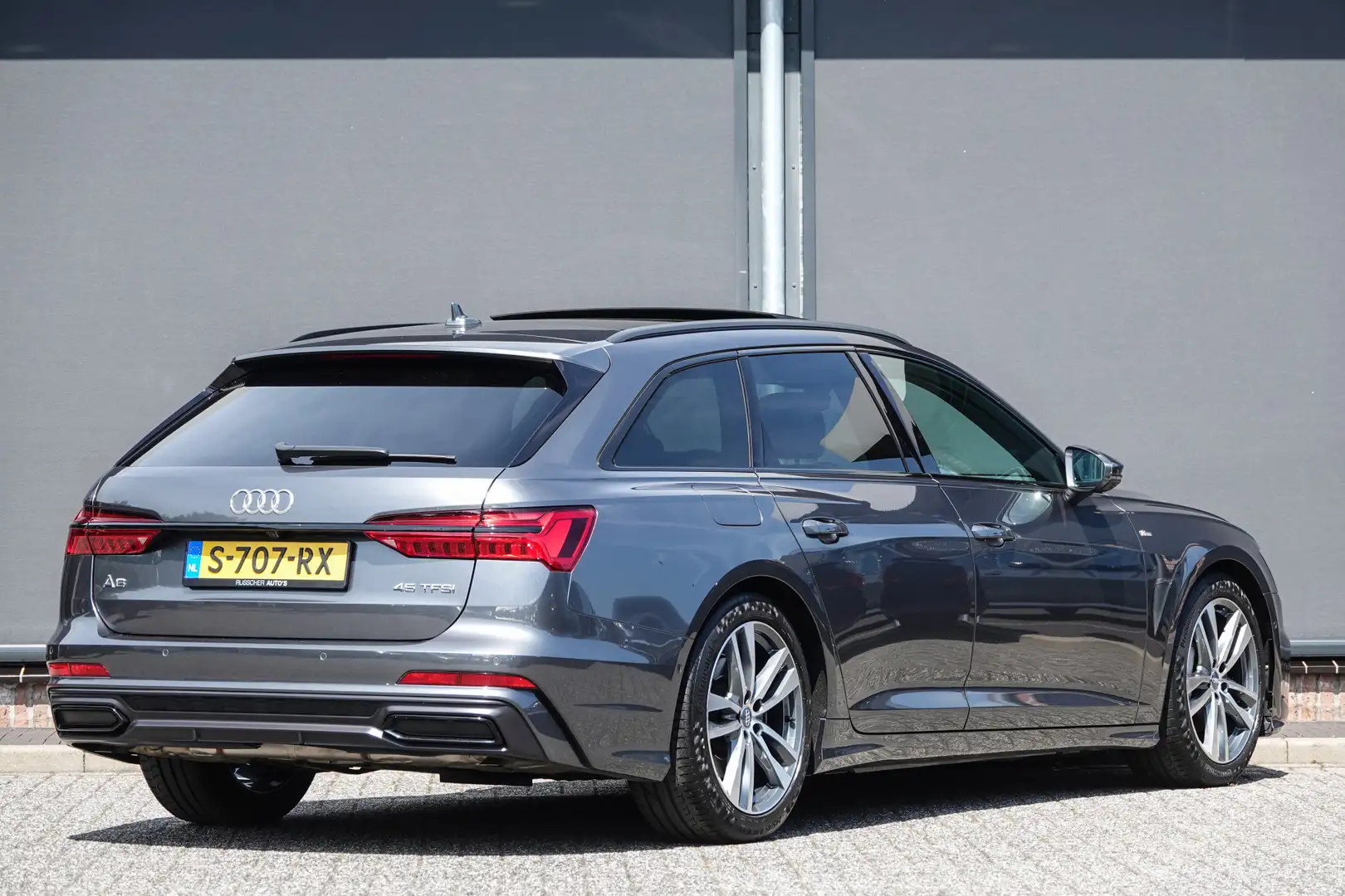 Audi A6 Avant S-Line 45Tfsi 245Pk S-Tronic | 360° Camera | Grijs - 2