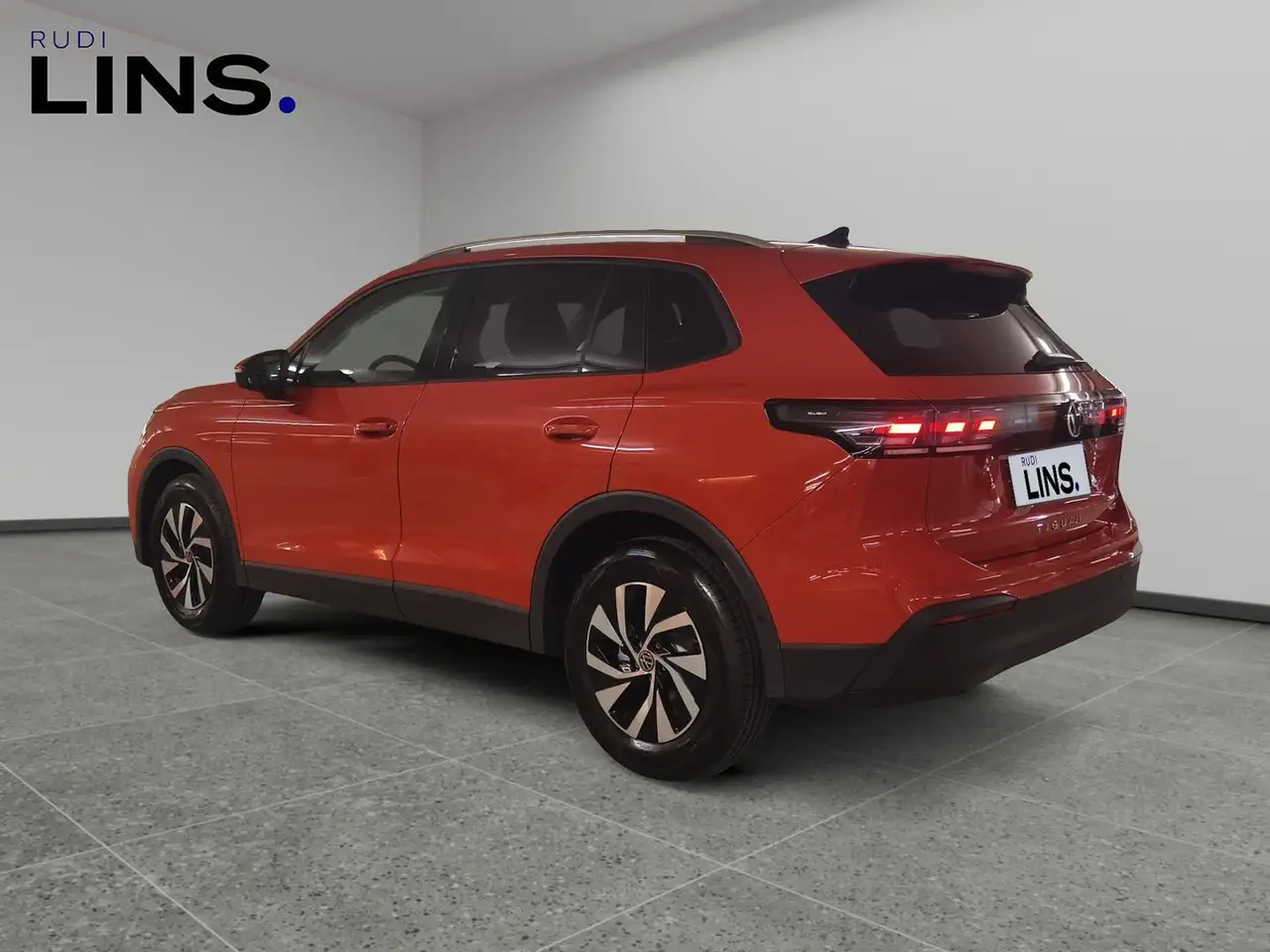 Volkswagen Tiguan Friends eTSI DSG 3