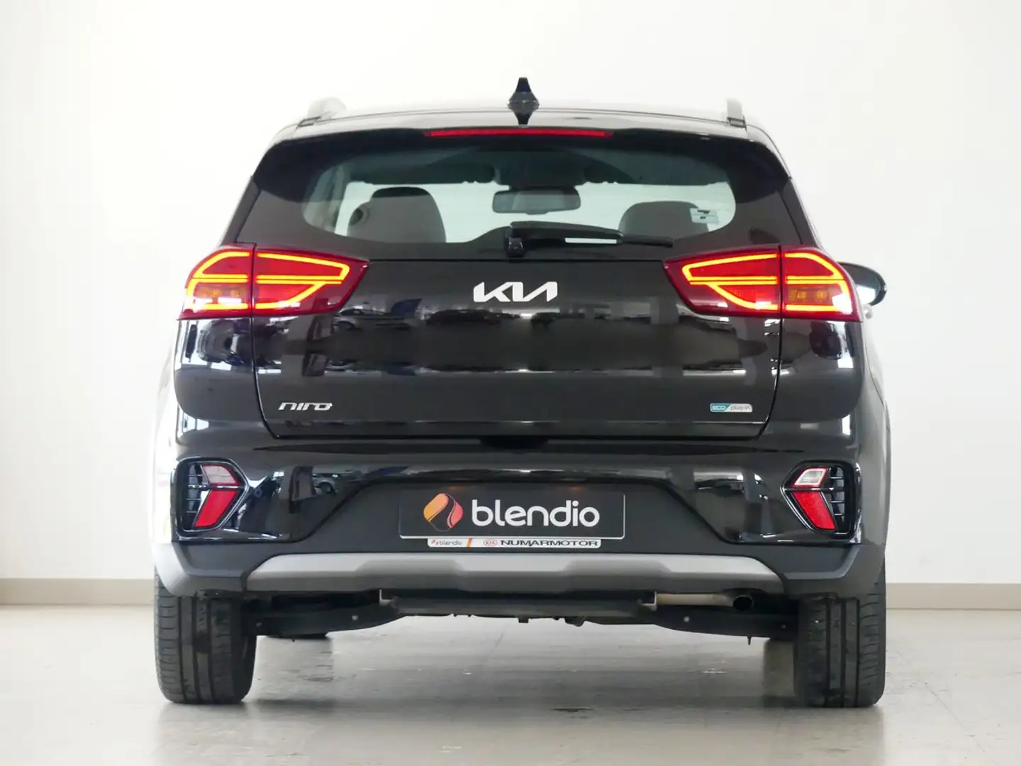 Kia Niro 1.6 HEV Drive 141 crna - 2