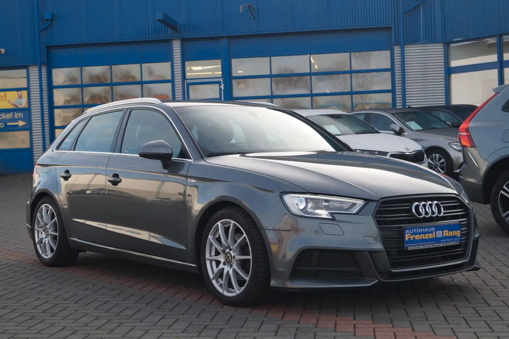 Audi A3 Sportback *S-Line*Xenon*SHZ*Navi*Virtual*PDC* Gris - 1