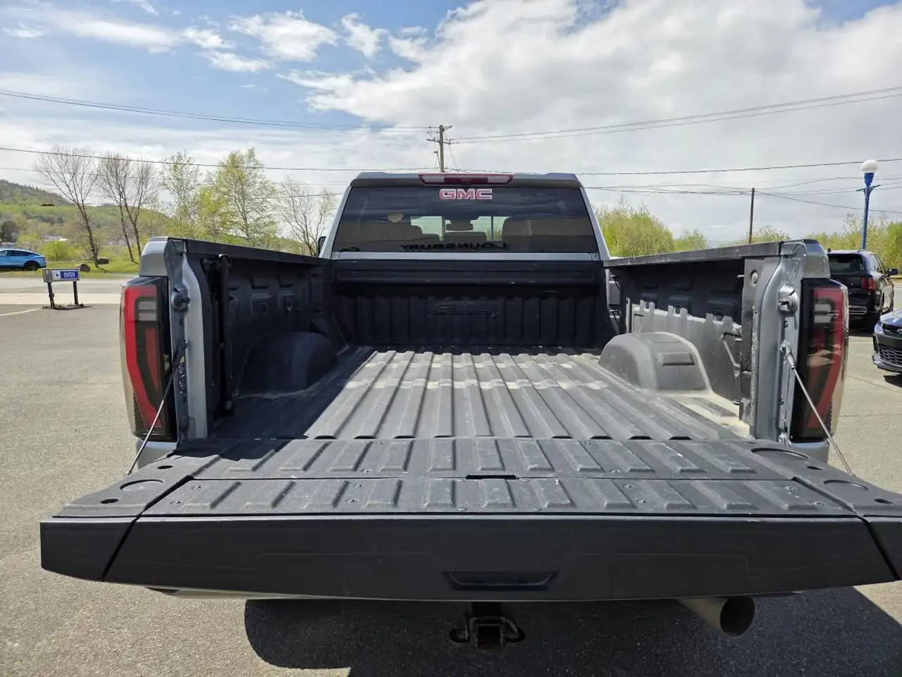 GMC Sierra 2500 photo GMC Sierra 2500