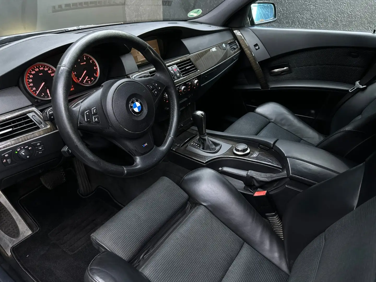 BMW 540 i*Limo*M SPORT PAKET* 2.HAND*HUD*MEMORY*AHK* Schwarz - 2