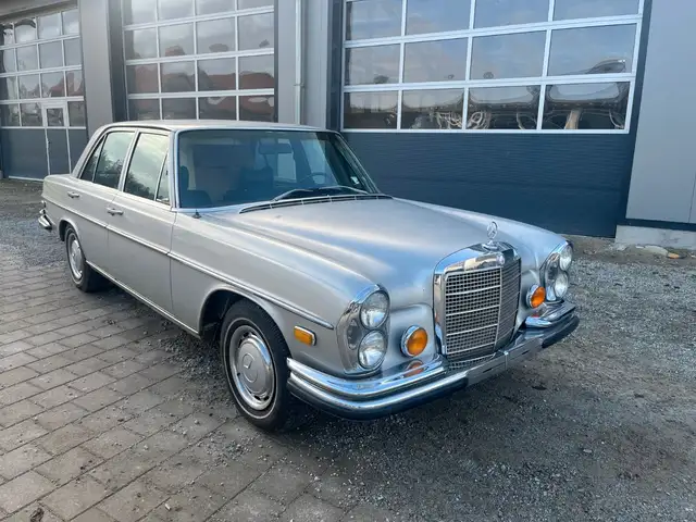 Mercedes-Benz 280 SE 4.5 W108
