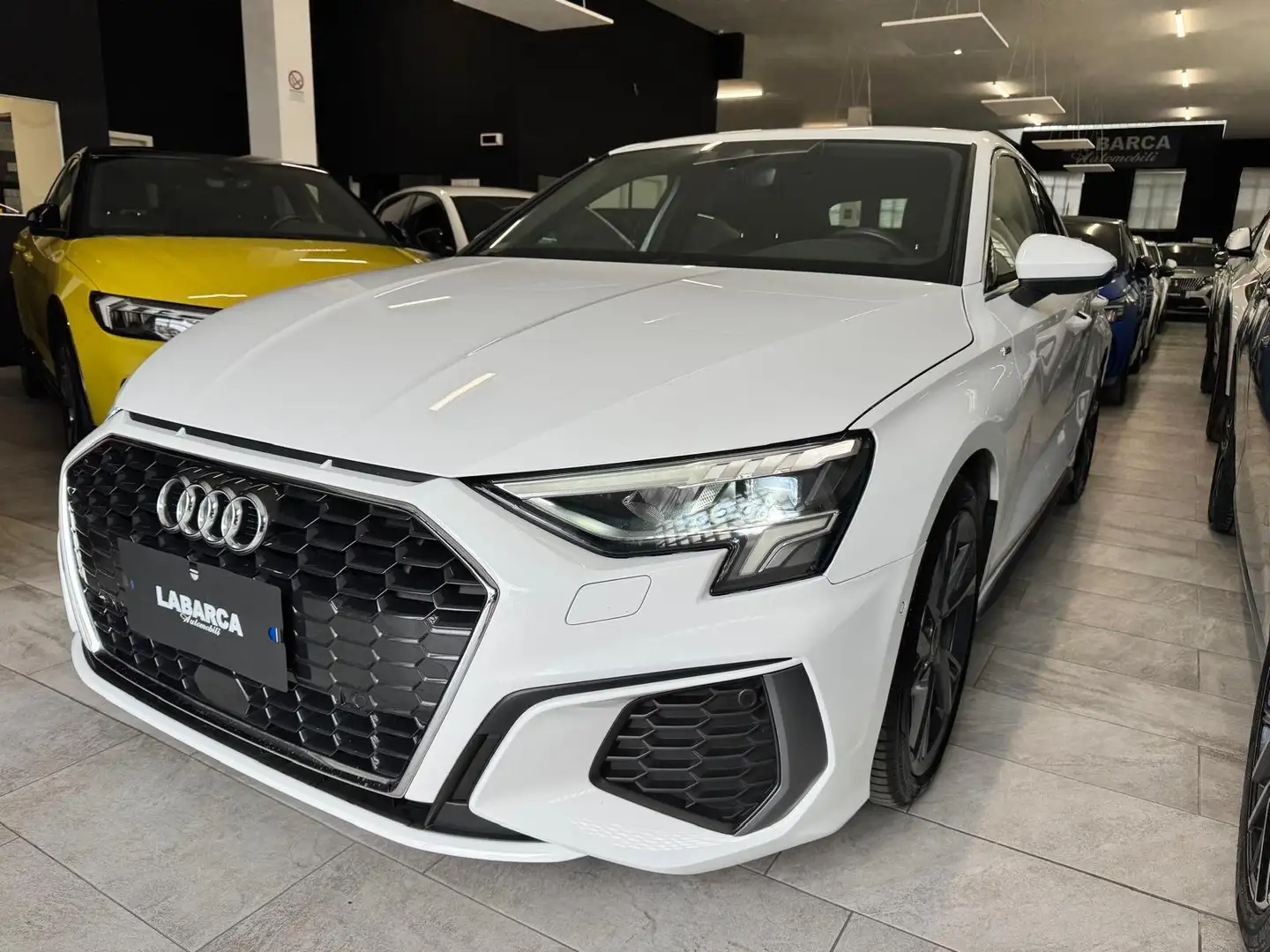 Audi A3 Sportback 30 Tfsi S line Bianco - 2