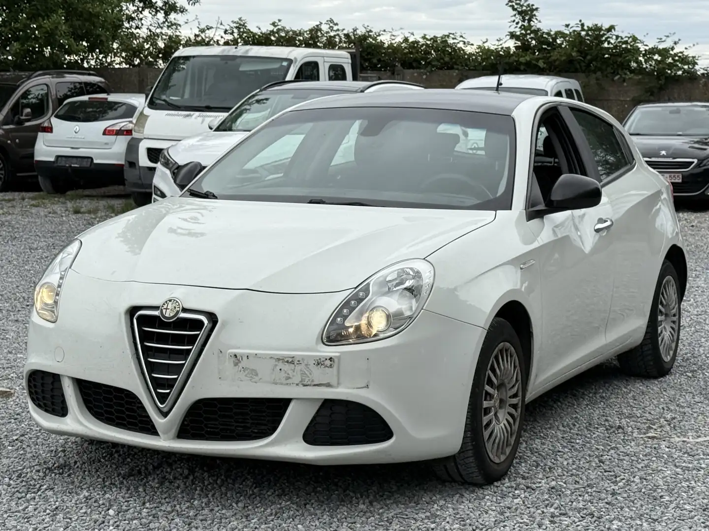 Alfa Romeo Giulietta 1.6 JTD M-Jet Distinctive - 2011 - EURO 5 - 1