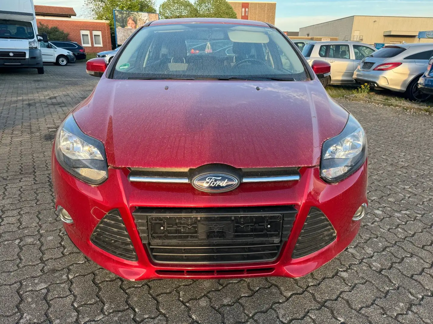 Ford Focus Lim. Champions Edition Rot - 2