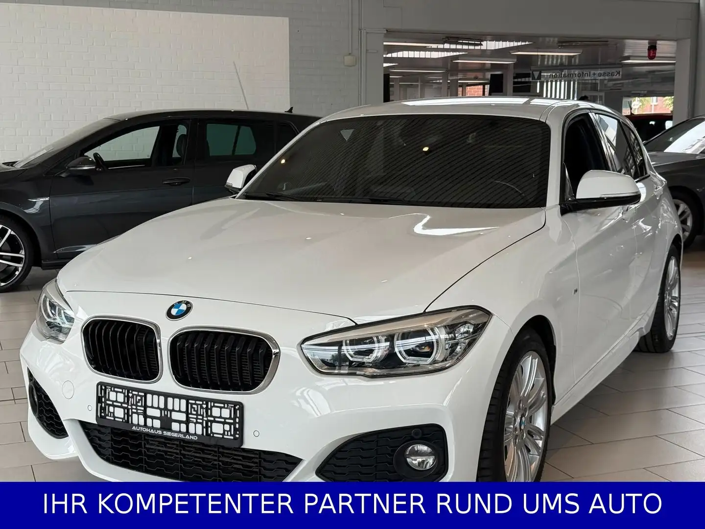 BMW 118 i M Sport/M-PAKET/LED/5.TRG/NAVI Weiß - 1