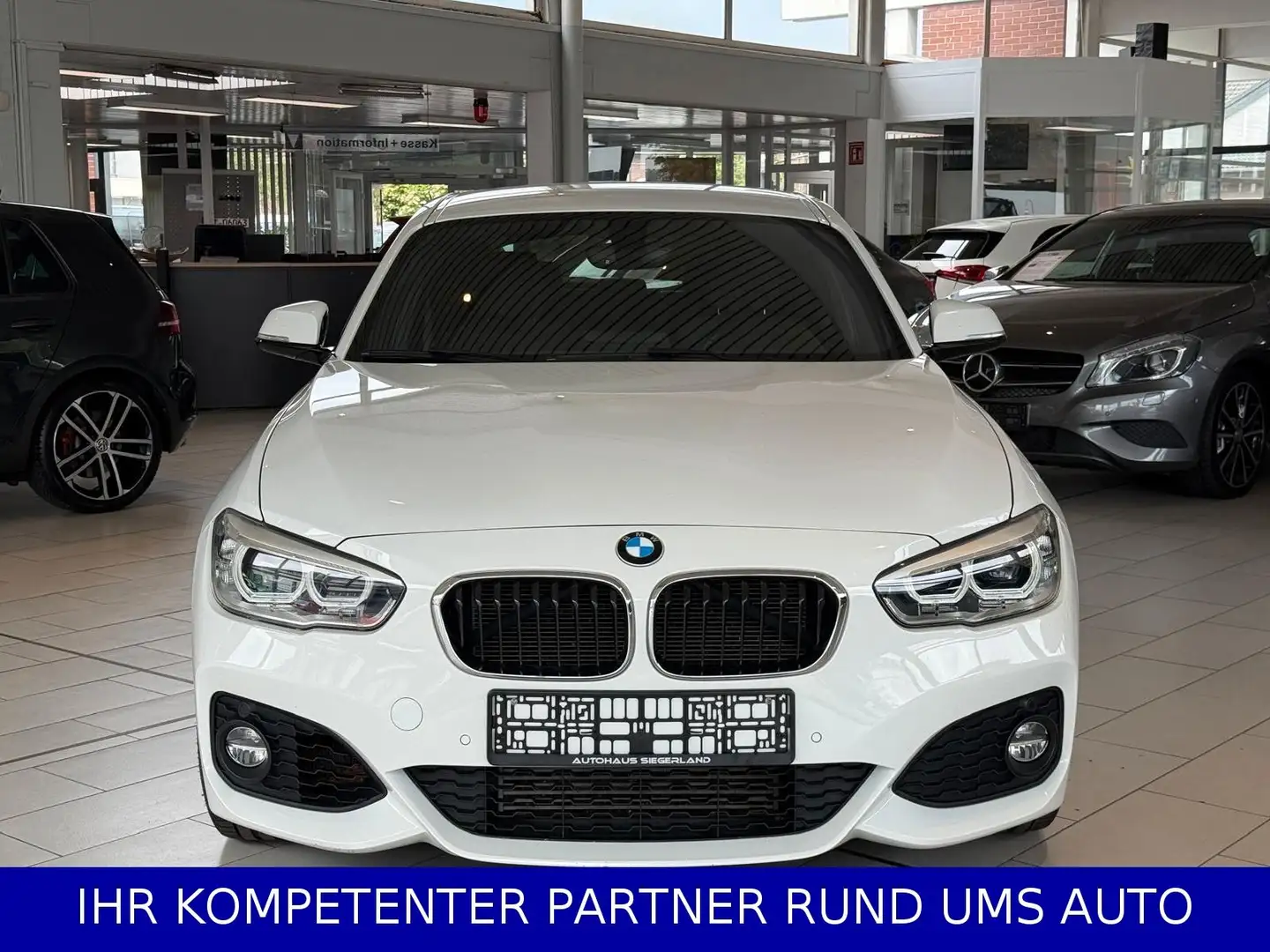 BMW 118 i M Sport/M-PAKET/LED/5.TRG/NAVI Weiß - 2