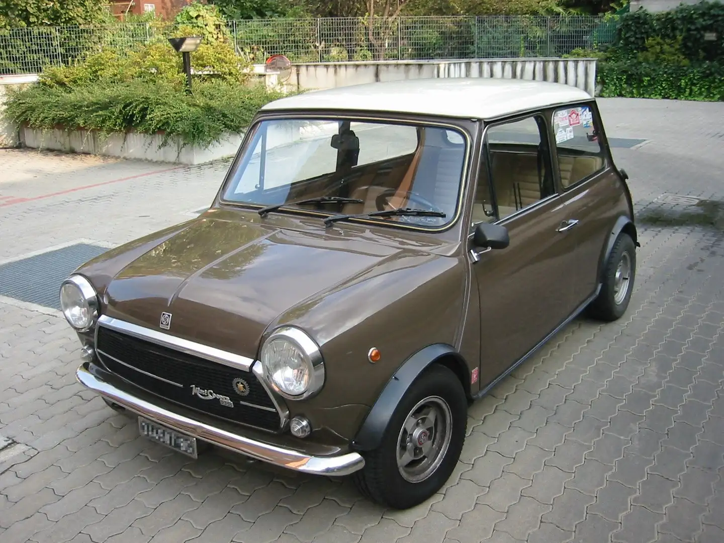 Innocenti Mini Cooper 1300 Brown - 1