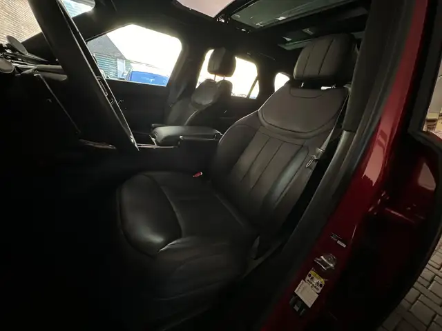 Land Rover Range Rover Sport view 12