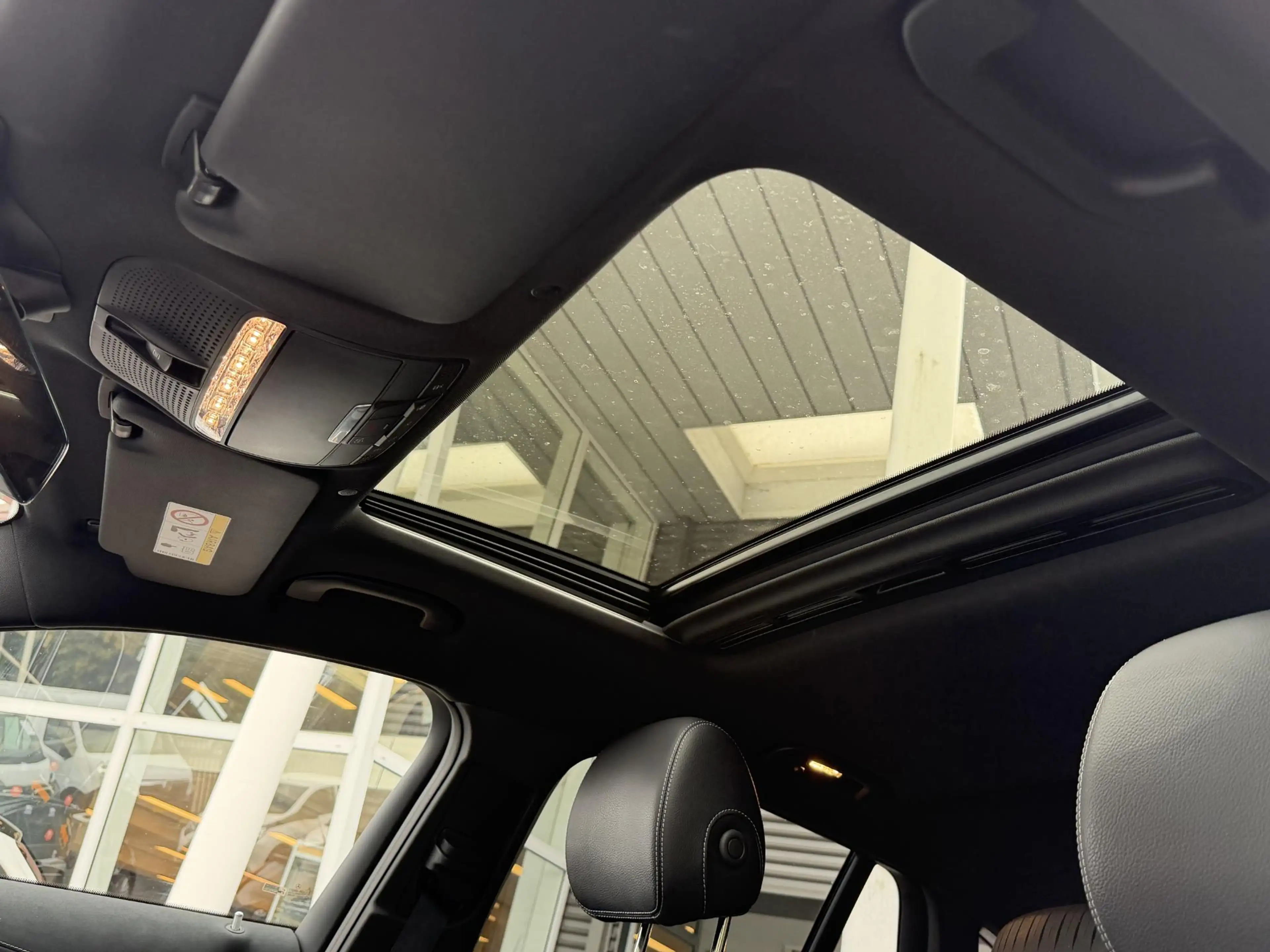 Mercedes-Benz EQC 400 BUSINESS AMG 80 kWh ACCU 97% GARANTIE 7-2031! 4MAT — photo 12