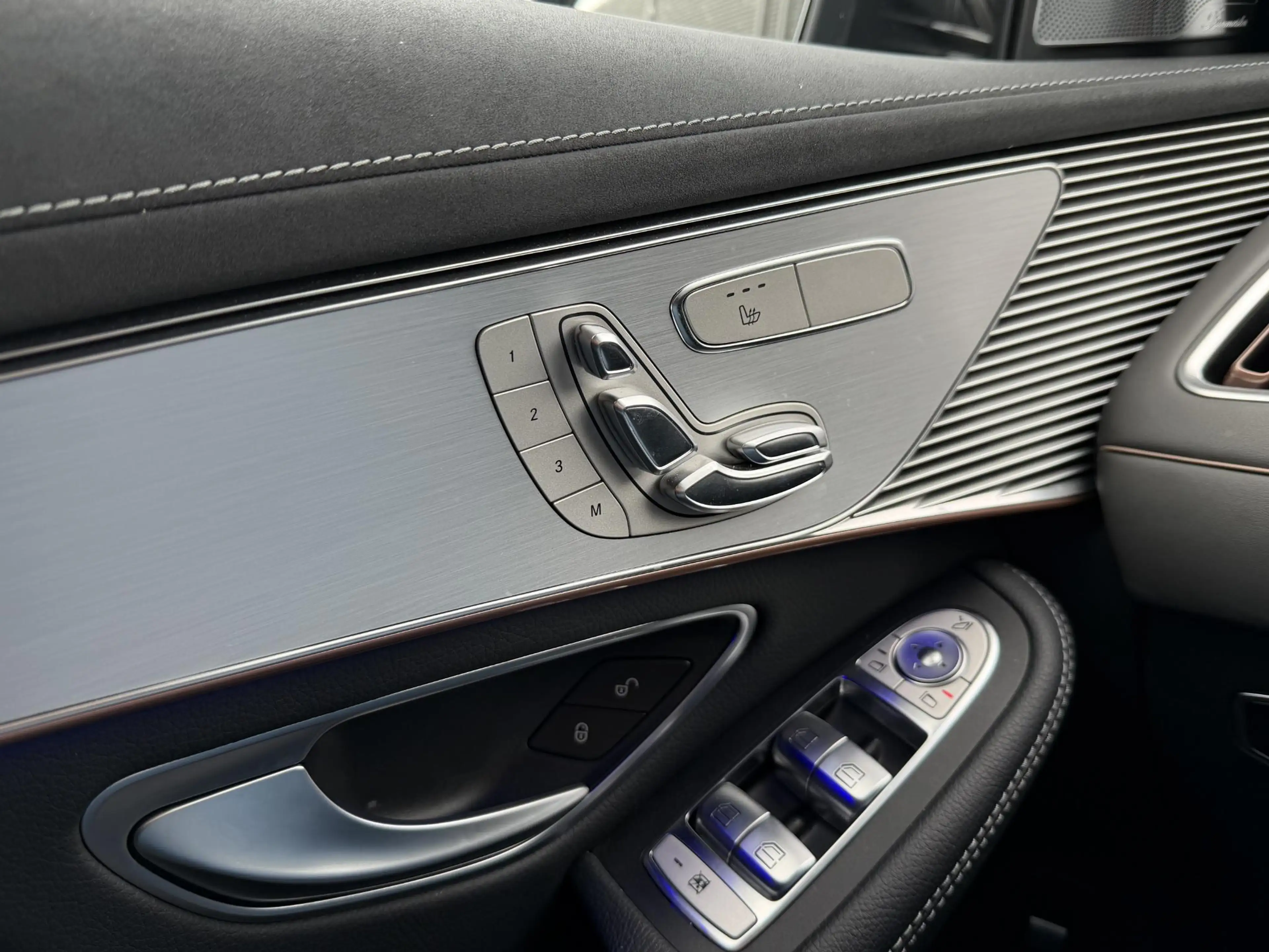 Mercedes-Benz EQC 400 BUSINESS AMG 80 kWh ACCU 97% GARANTIE 7-2031! 4MAT — photo 15