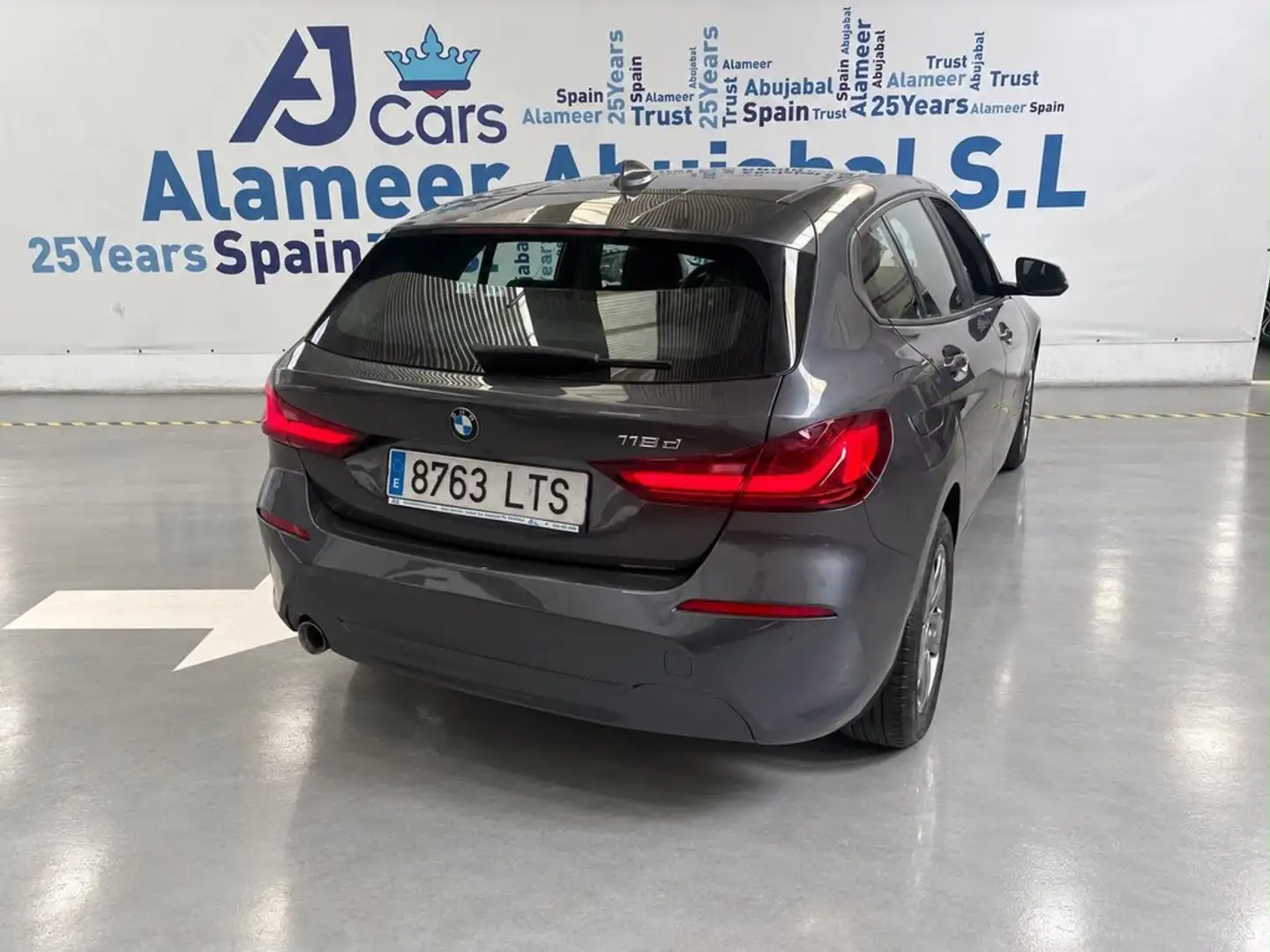 BMW 116 116d Gris - 2