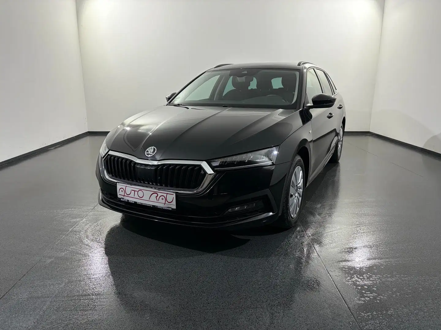 Skoda Octavia Com. 2.0 TDI Tour *LED*NAVI*PDC* Schwarz - 2