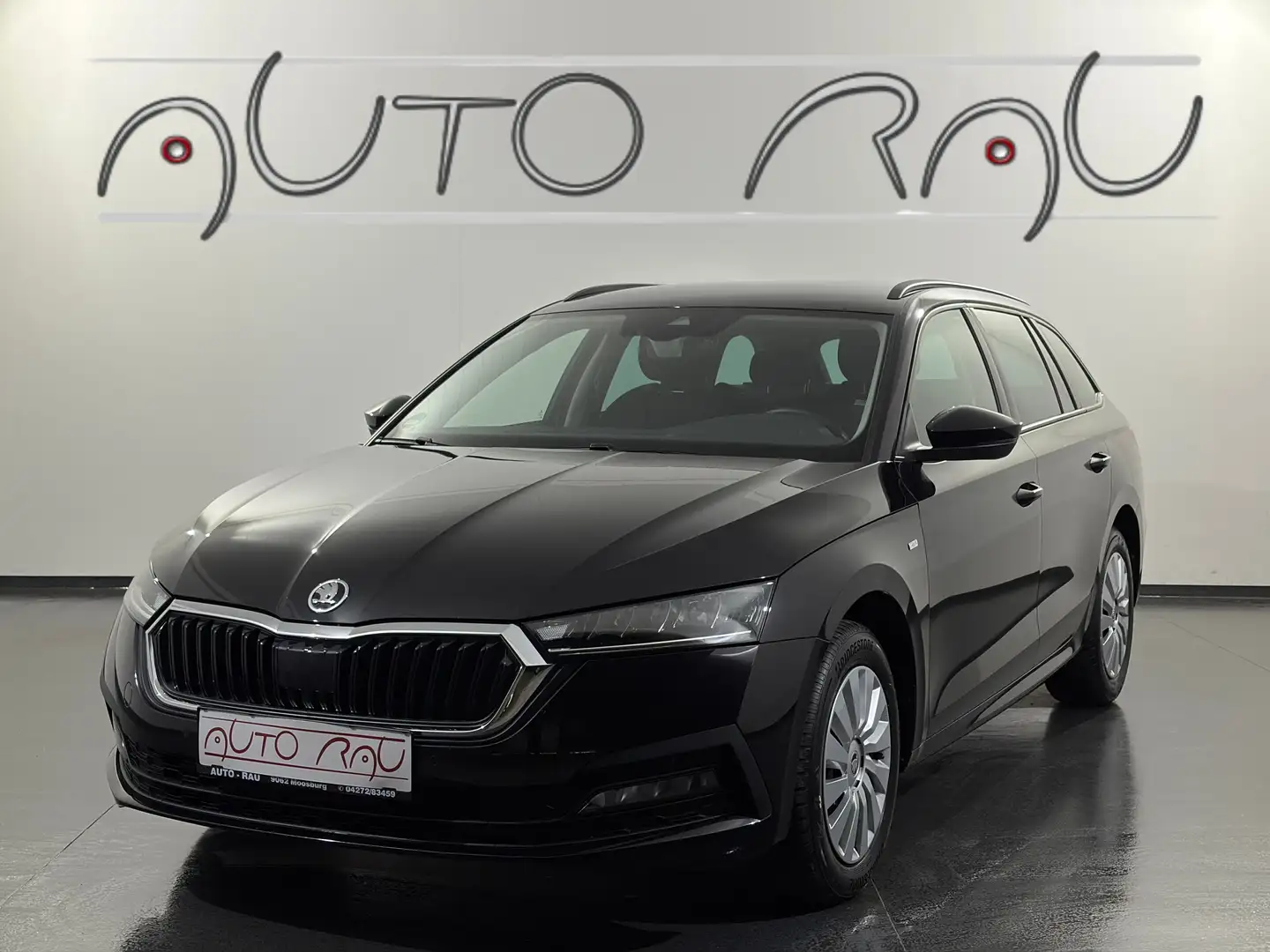 Skoda Octavia Com. 2.0 TDI Tour *LED*NAVI*PDC* Schwarz - 1