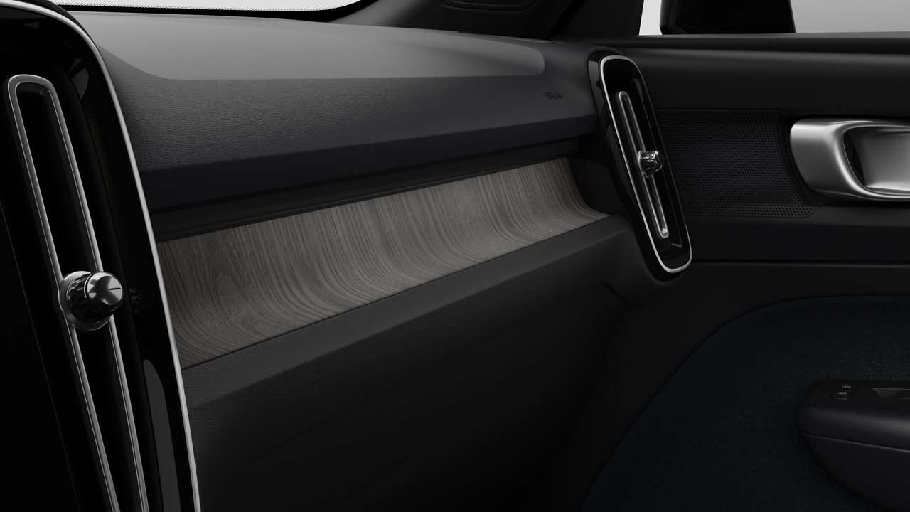 2026 Volvo XC40 Plus (Dark Theme) thumb 9
