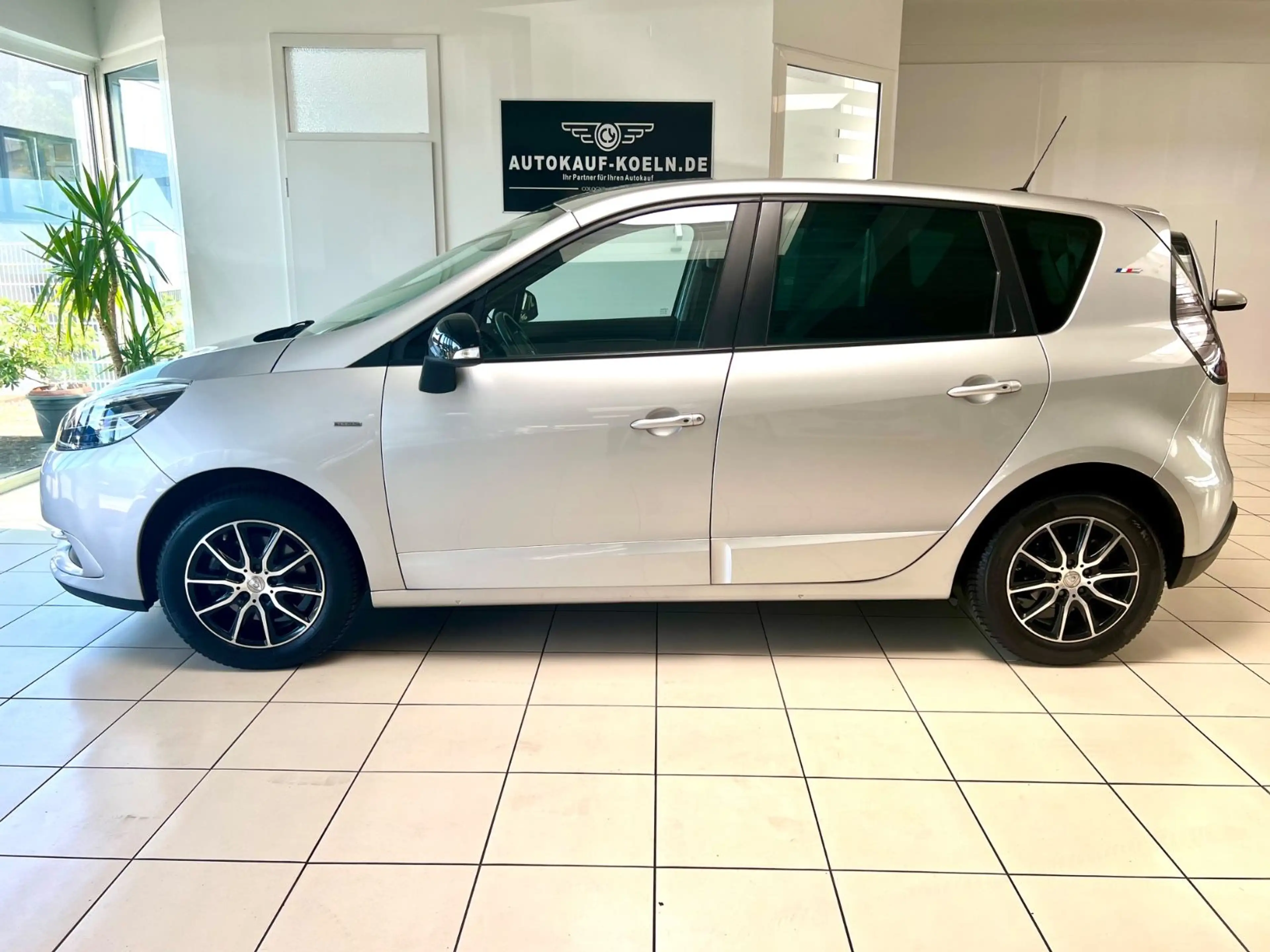 Renault Scenic III 1,2 Limited Sitzheizung/Klima — photo 2