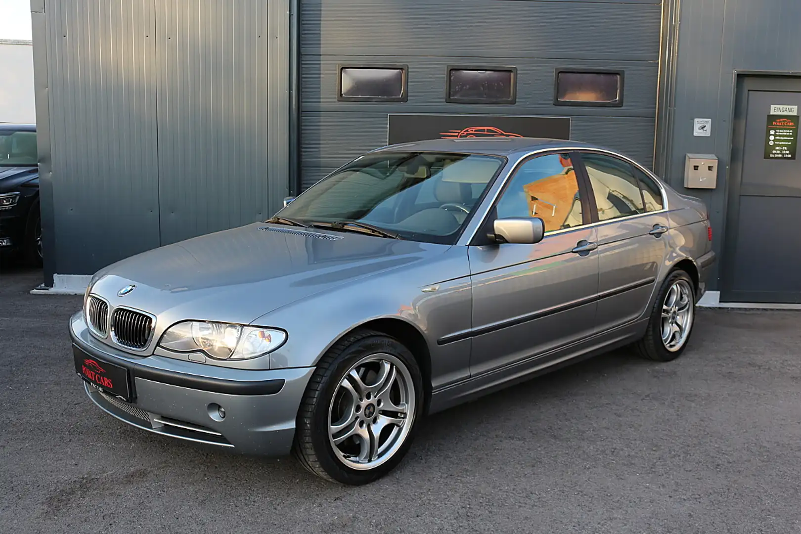 BMW 330 xi Österreich-Paket Aut. *2Besitz* Grau - 2