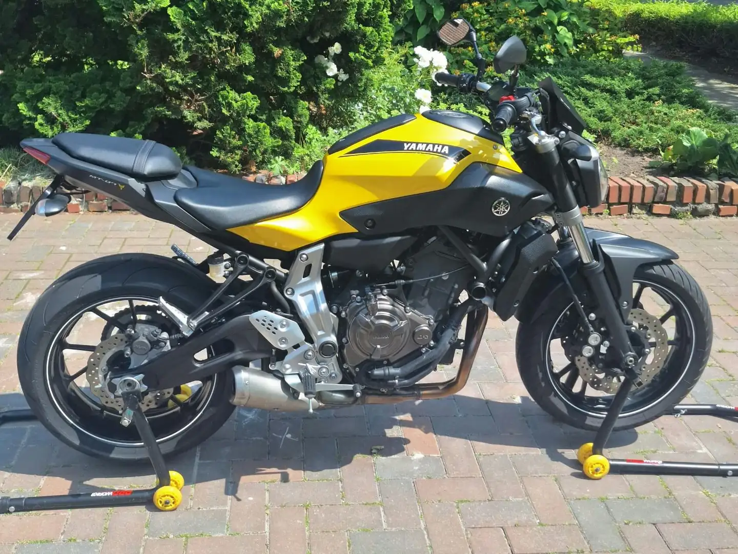 Yamaha MT-07 Geel - 1