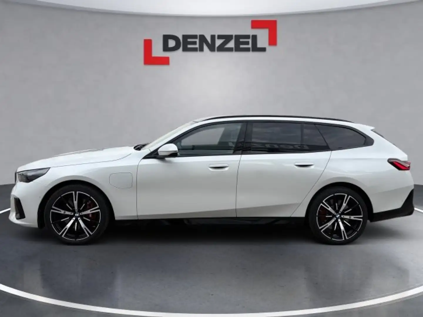 BMW 550 e xDrive Touring Weiß - 2