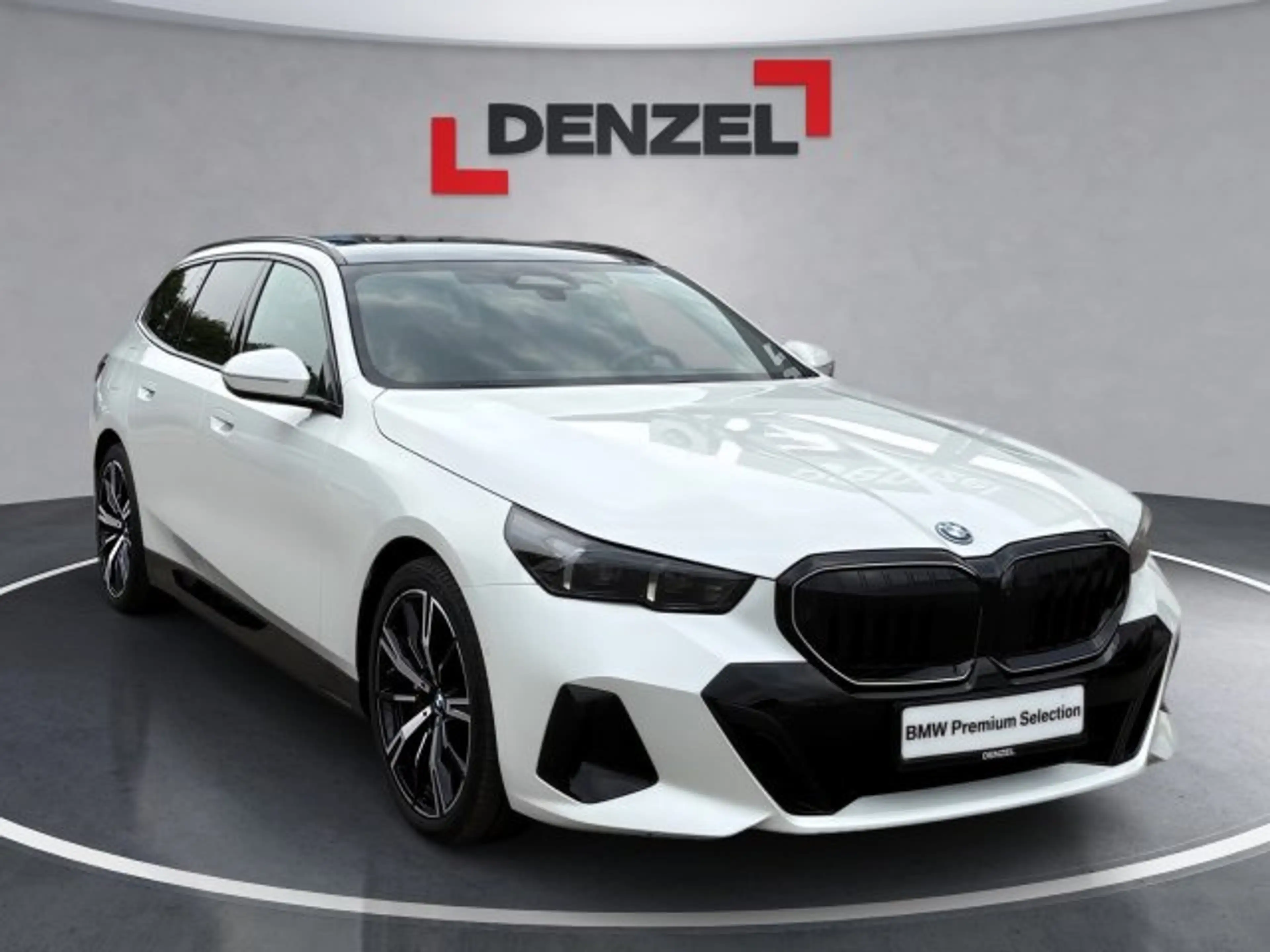 BMW 550 e xDrive Touring — photo 3