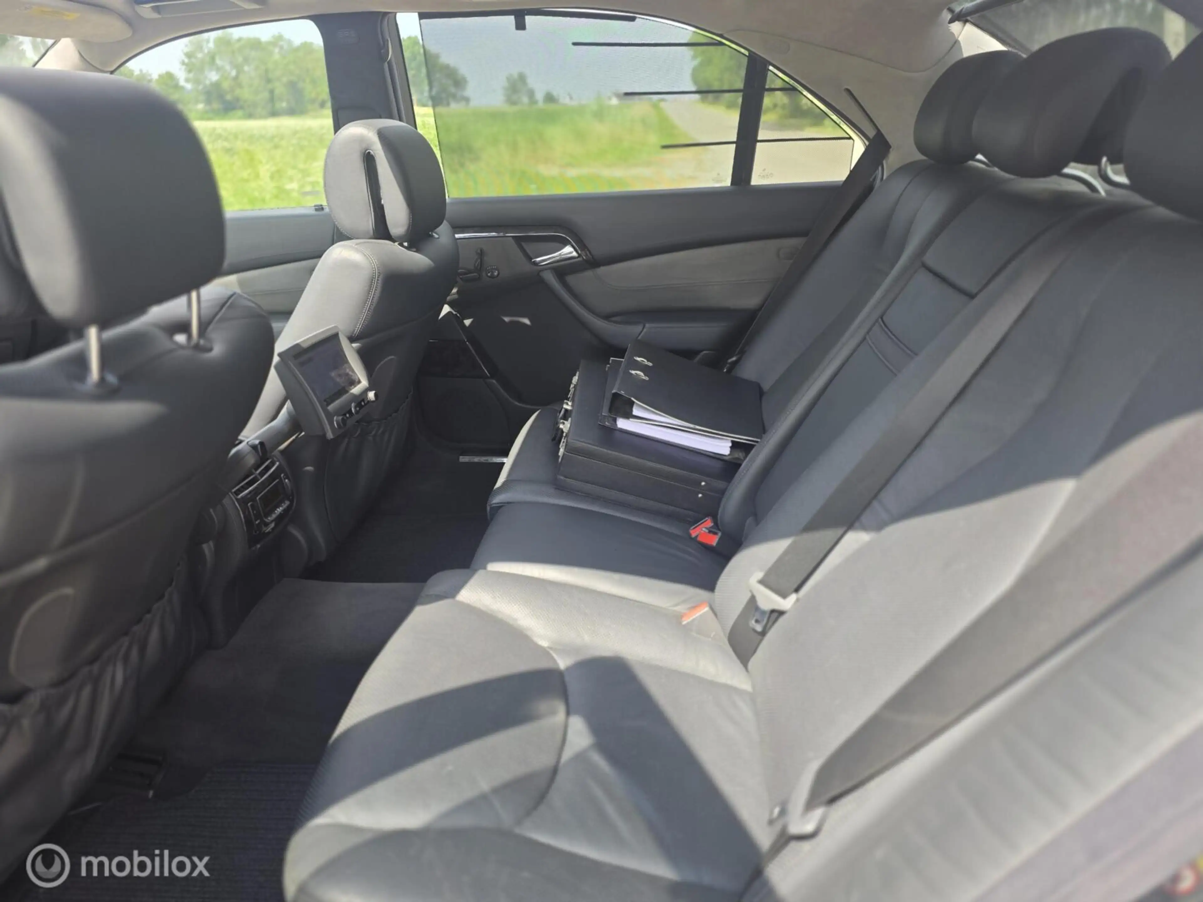 Mercedes-Benz S 600 Lang V12 biturbo — photo 38