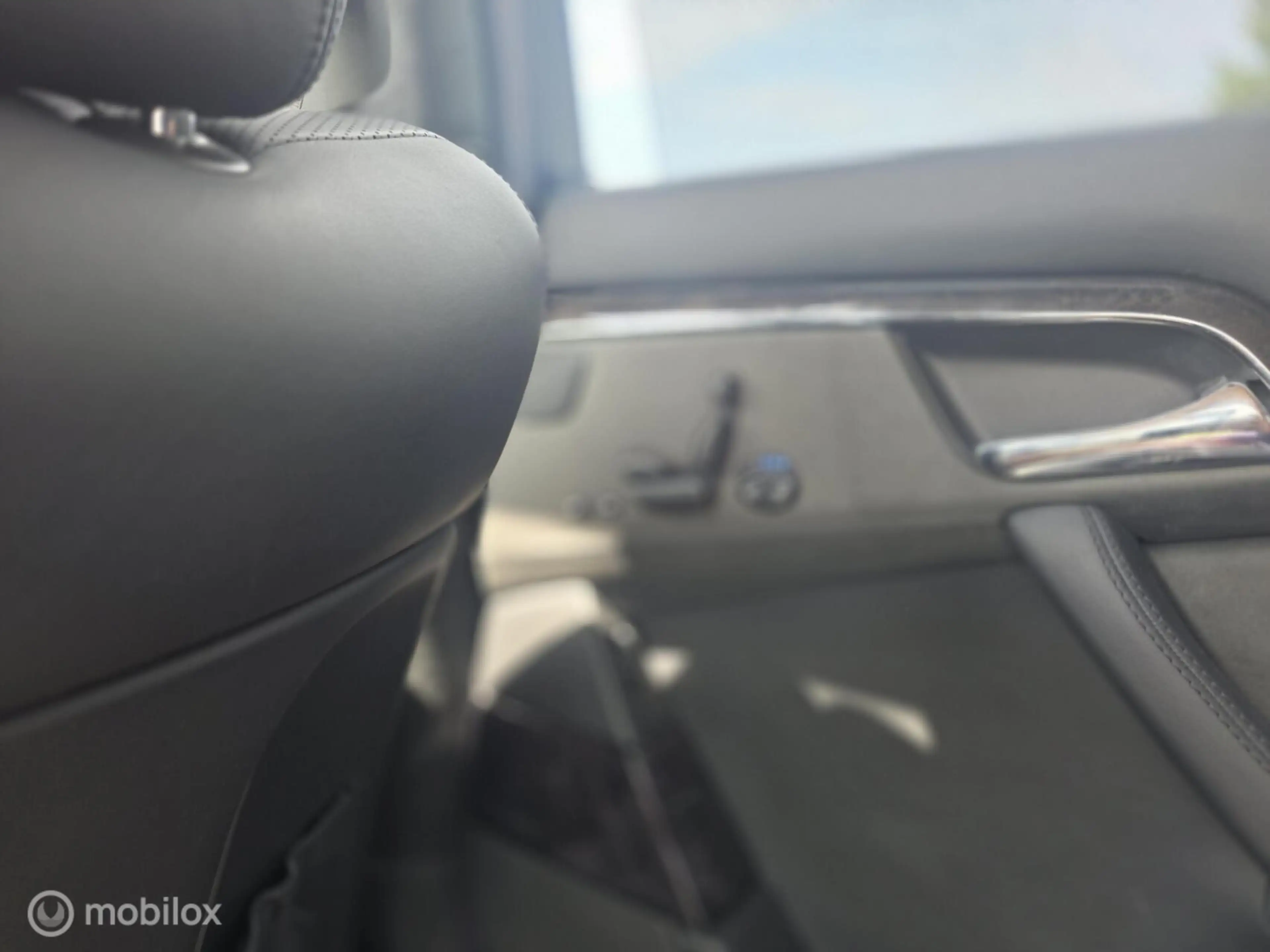 Mercedes-Benz S 600 Lang V12 biturbo — photo 32