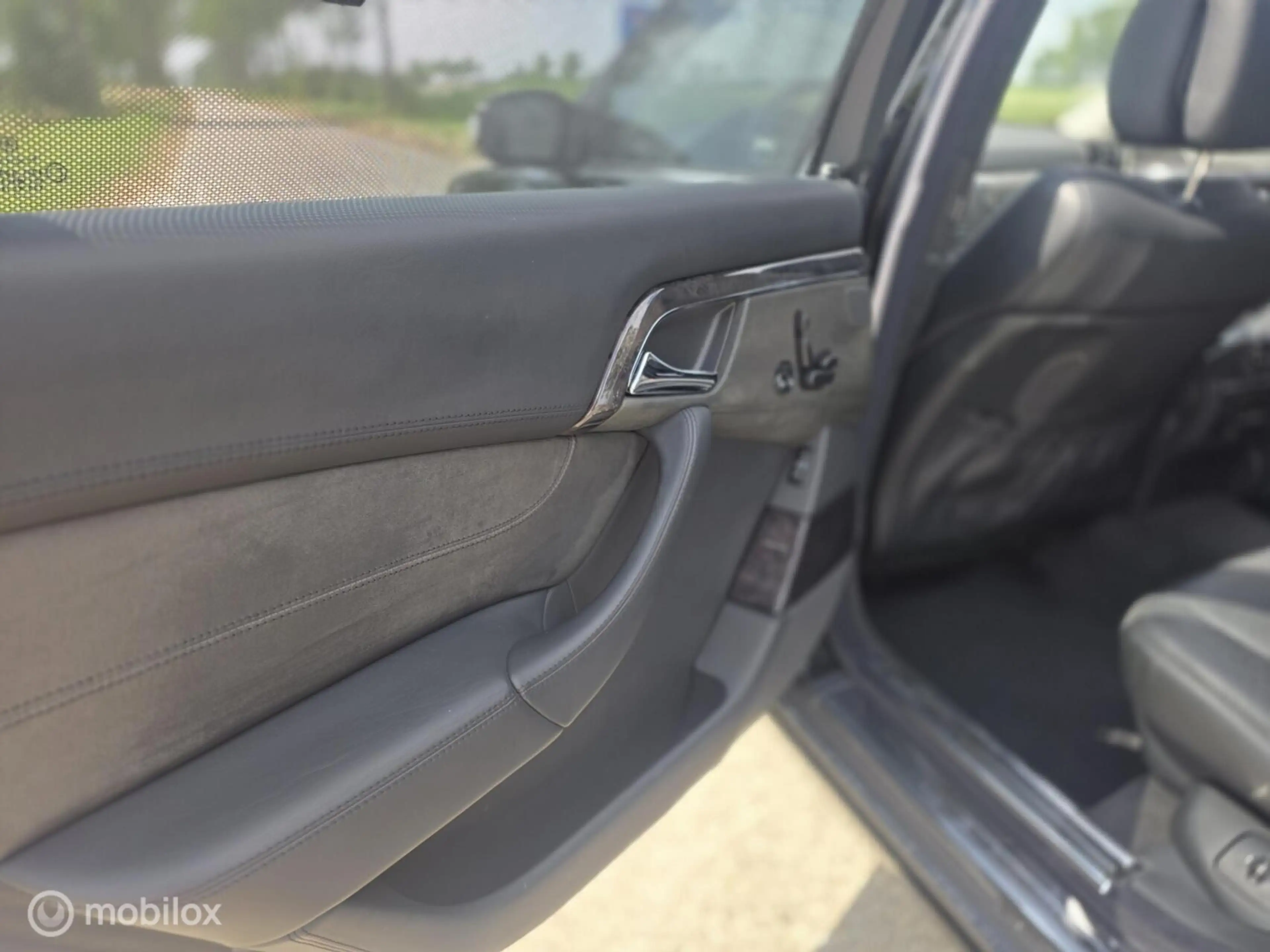 Mercedes-Benz S 600 Lang V12 biturbo — photo 33