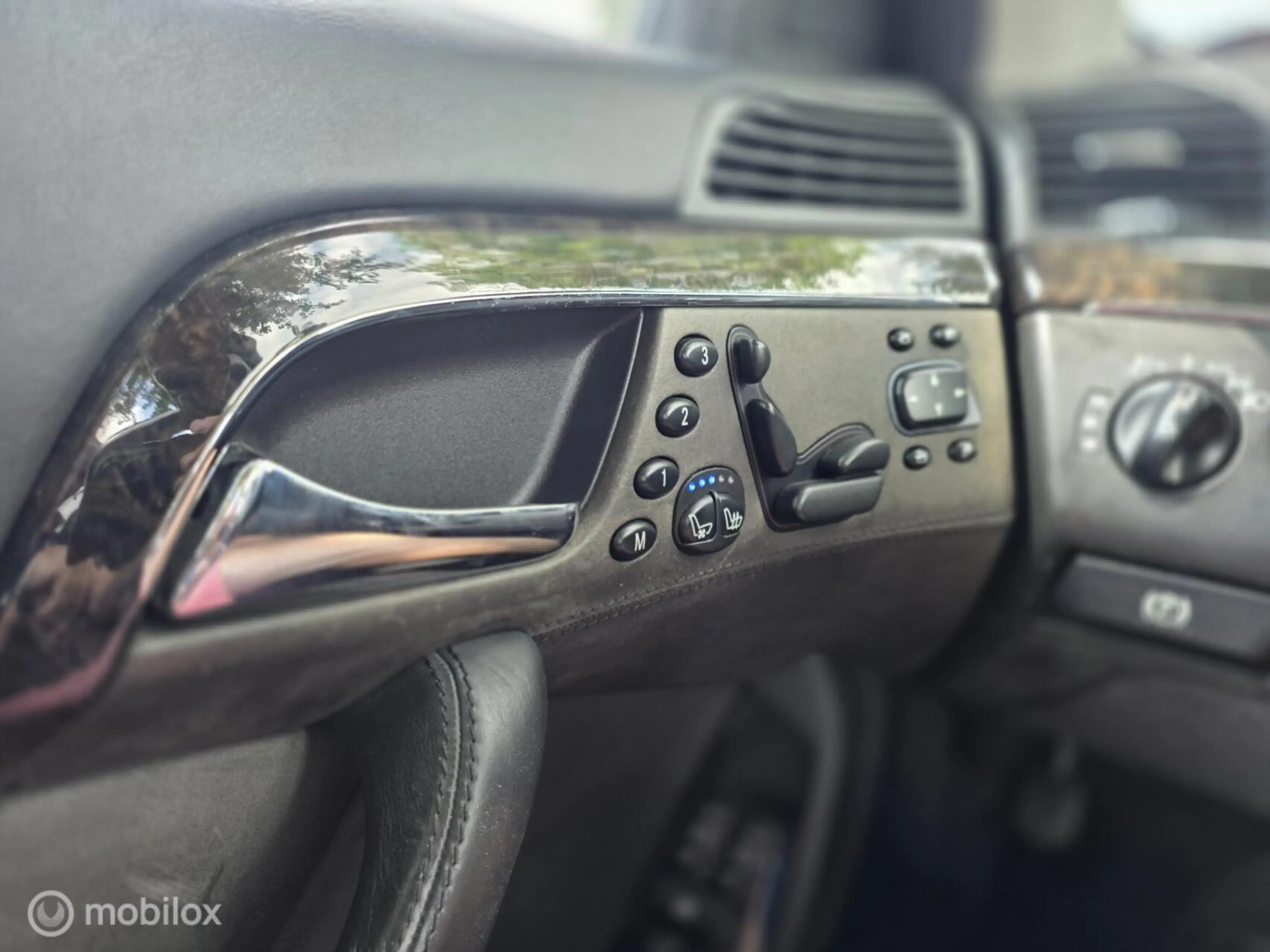 Mercedes-Benz S 600 Lang V12 biturbo — photo 18