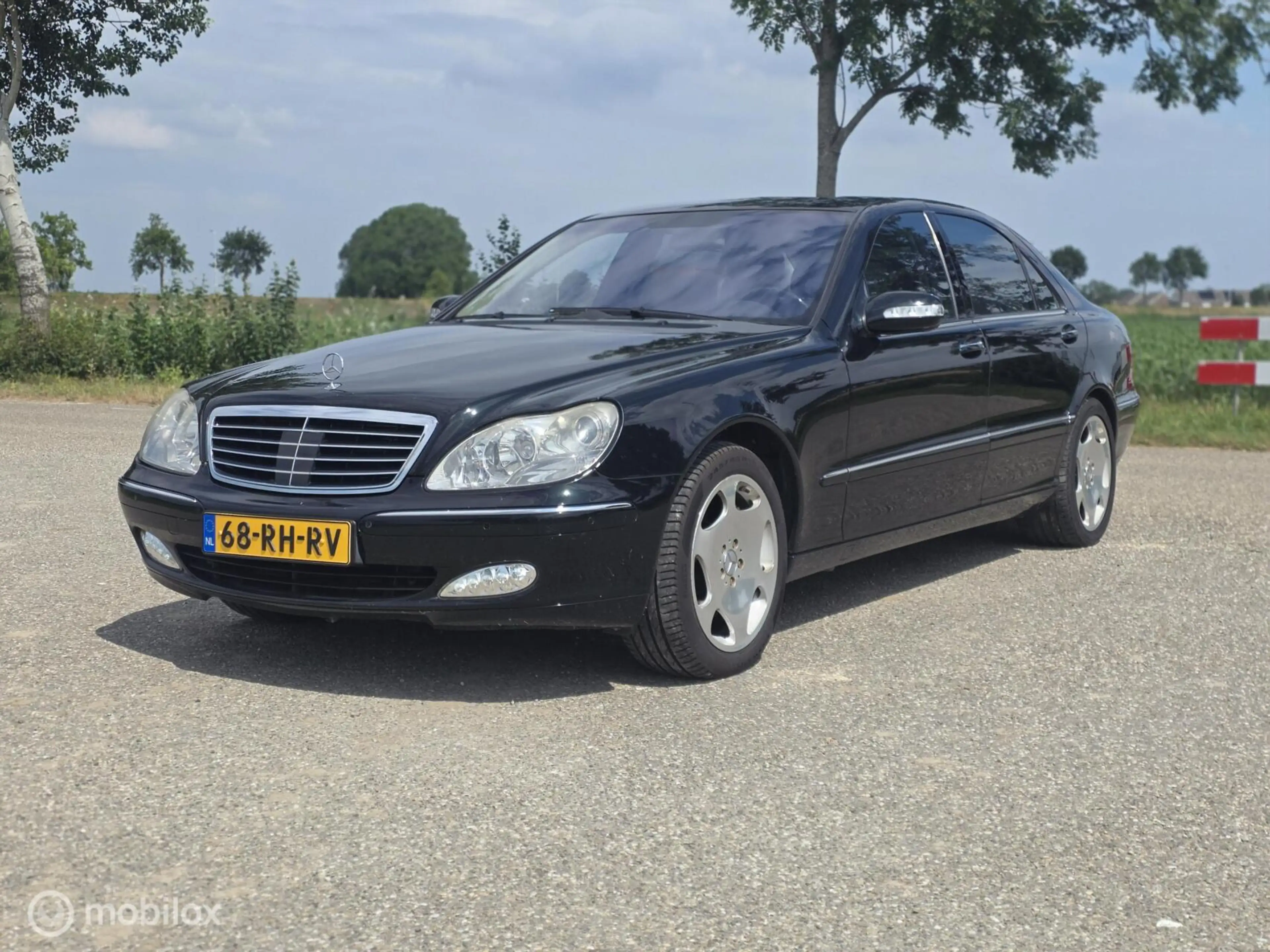 Mercedes-Benz S 600 Lang V12 biturbo — photo 14