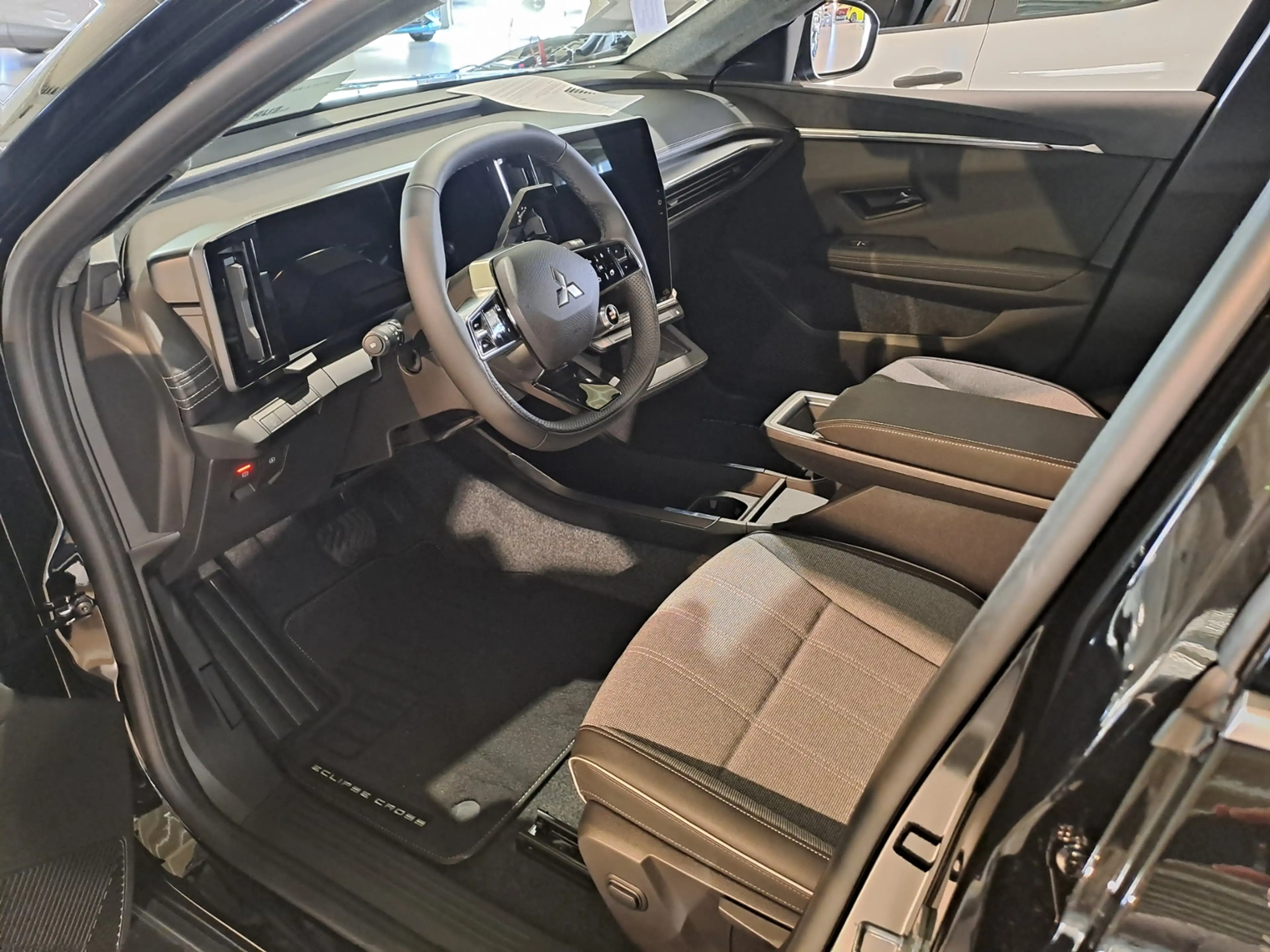 Mitsubishi Eclipse Cross 160 kW Diamant Top — photo 14