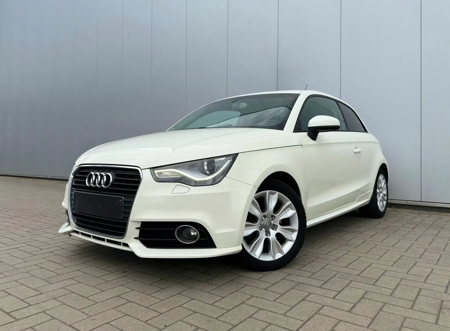 Audi A1 A1 1.6 TDi *EDITION 1 * AIRCO* RADARS* LED Wit - 1