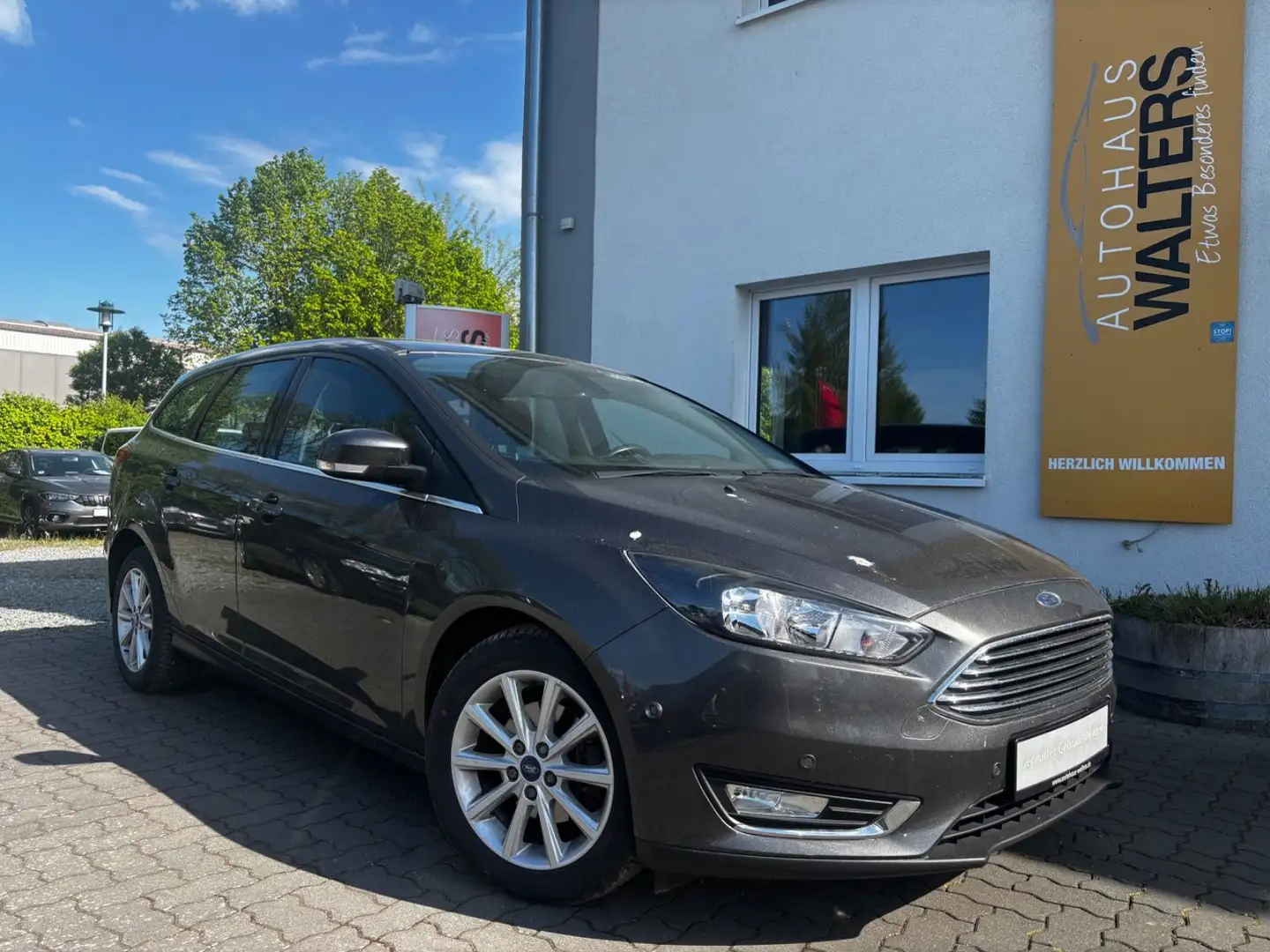 Ford Focus Turnier Titanium = Automatik - Keyless = Grau - 1