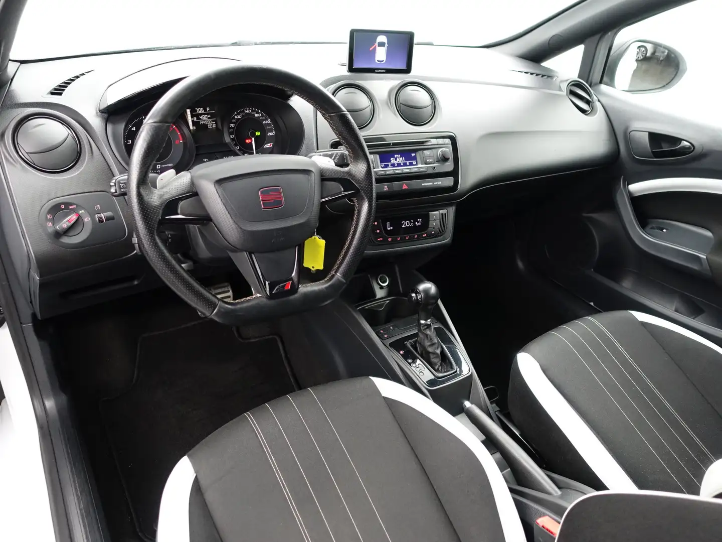 SEAT Ibiza SC 1.4 TSI Cupra 180PK Aut- Xenon Led, Navi, Clima Wit - 2